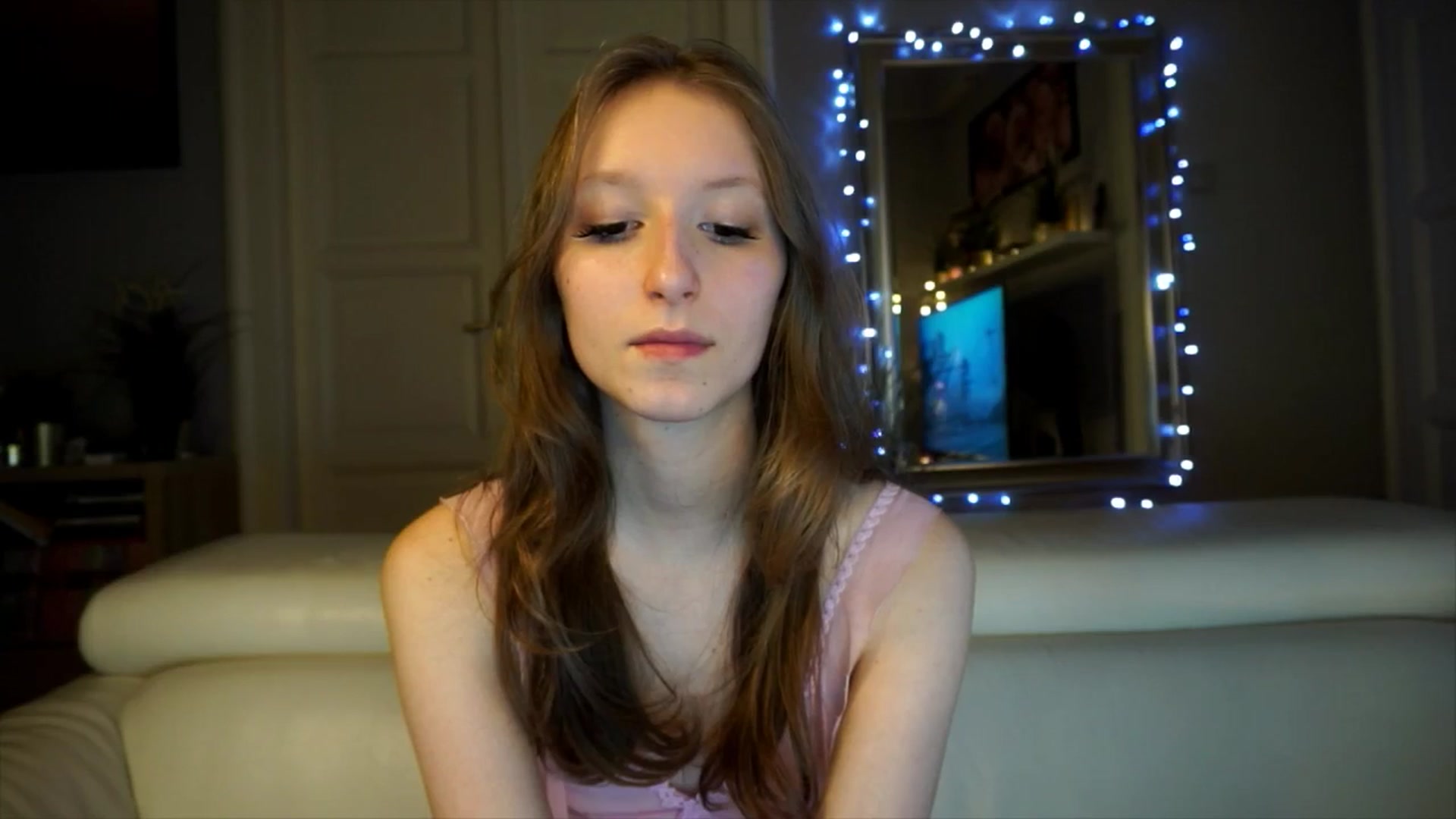 Gallery image thumbnail from Sw33t_g1rl's myfreecams stream on, 02/09/2026, 21:11 image 13 of 20