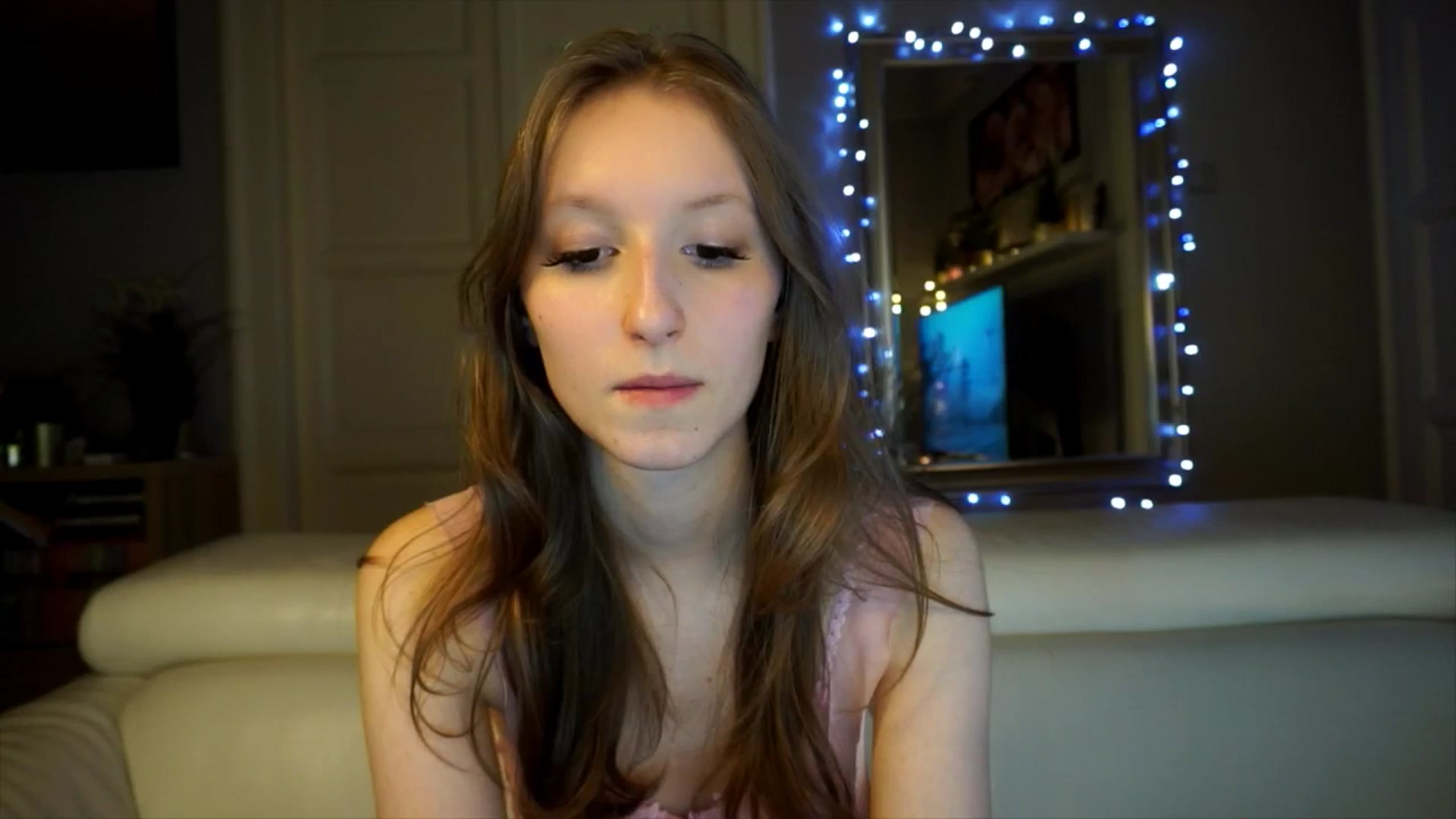 Gallery image thumbnail from Sw33t_g1rl's myfreecams stream on, 02/09/2026, 21:11 image 16 of 20