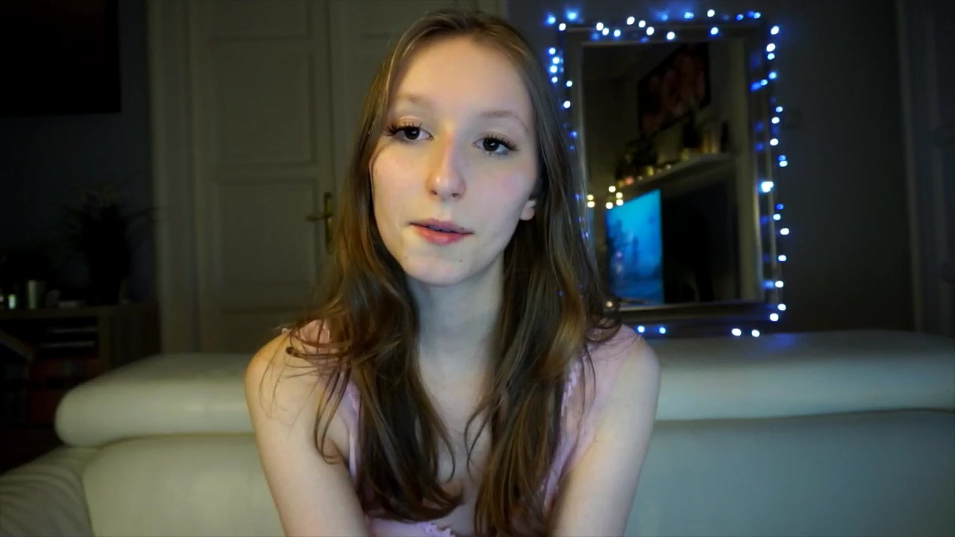 Gallery image thumbnail from Sw33t_g1rl's myfreecams stream on, 02/09/2026, 21:11 image 6 of 20