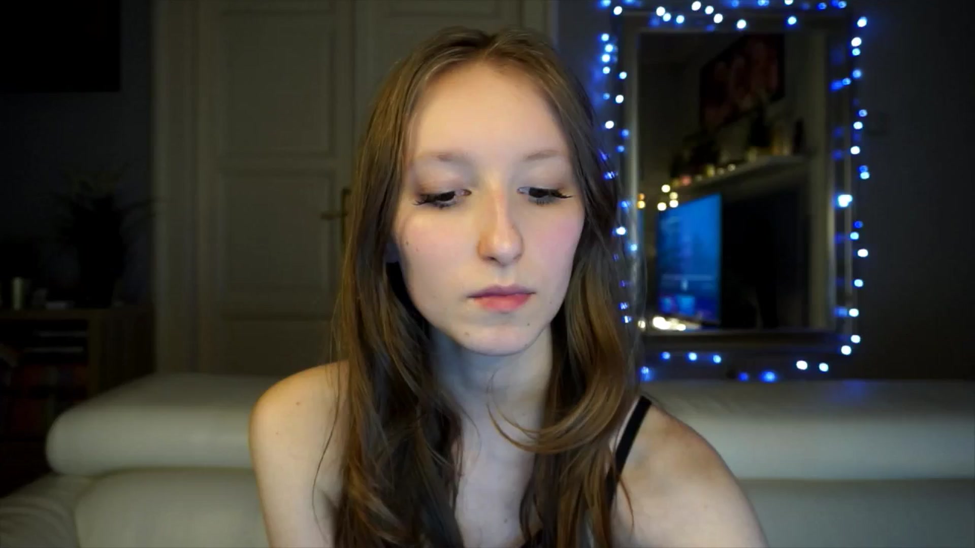 Gallery image thumbnail from Sw33t_g1rl's myfreecams stream on, 02/10/2026, 18:05 image 17 of 20