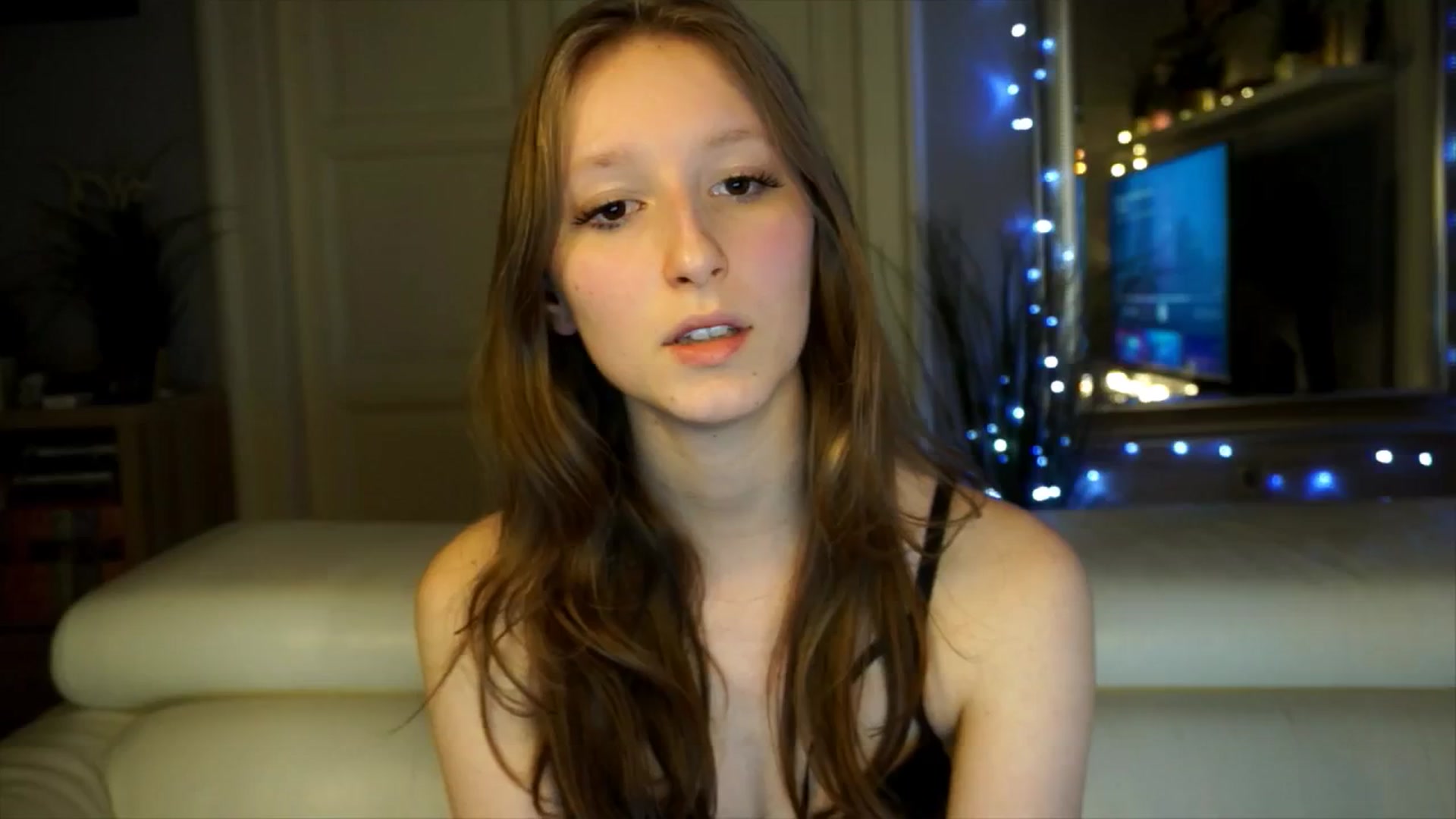 Gallery image thumbnail from Sw33t_g1rl's myfreecams stream on, 02/10/2026, 19:11 image 19 of 20