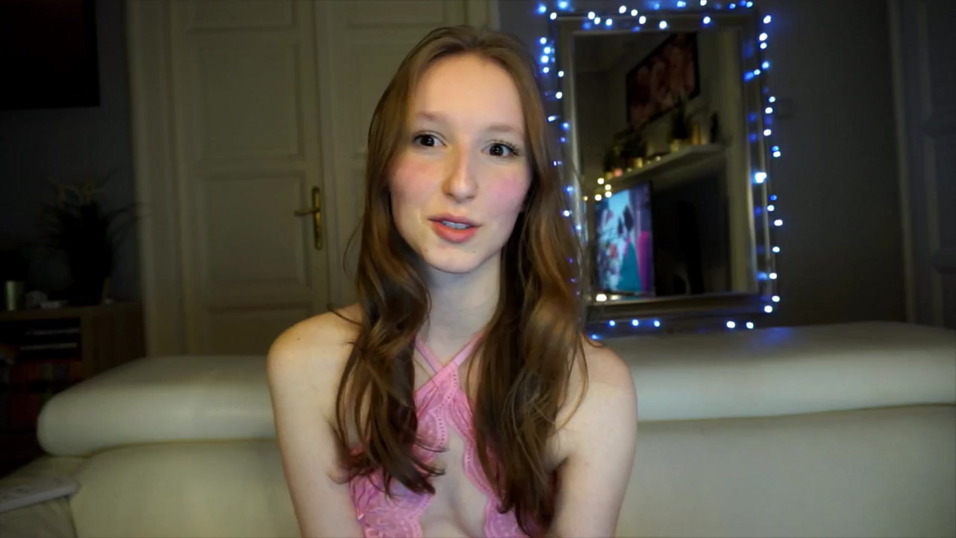 Gallery image thumbnail from Sw33t_g1rl's myfreecams stream on, 02/11/2026, 19:56 image 17 of 20