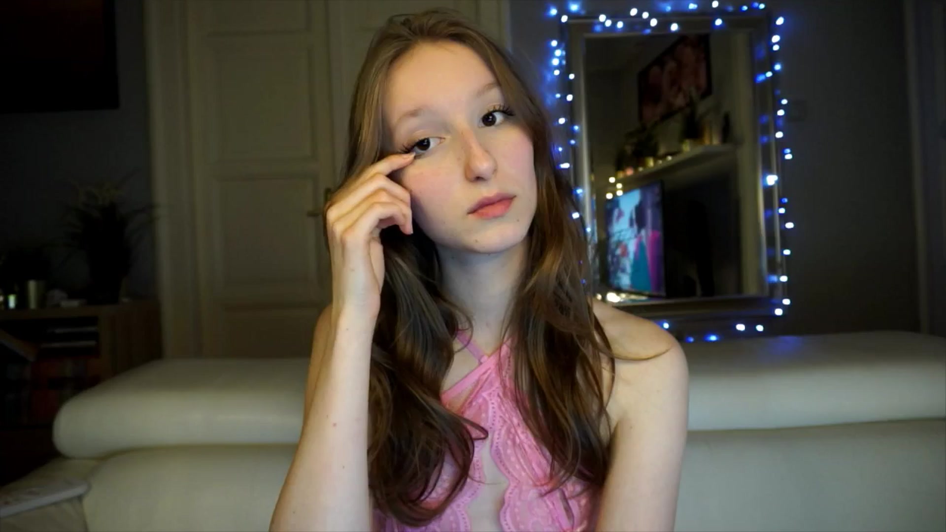 Gallery image thumbnail from Sw33t_g1rl's myfreecams stream on, 02/11/2026, 19:56 image 6 of 20