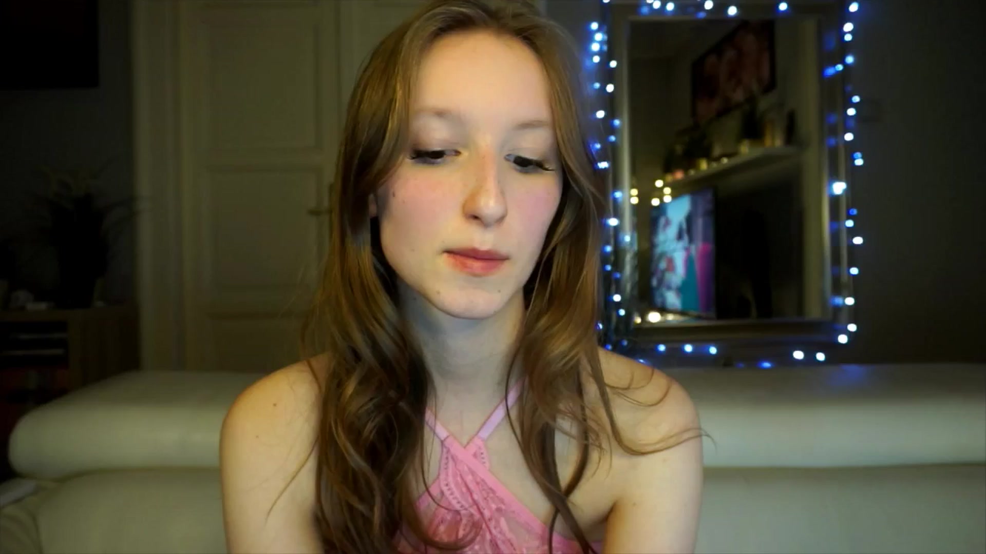 Gallery image thumbnail from Sw33t_g1rl's myfreecams stream on, 02/11/2026, 21:13 image 2 of 20