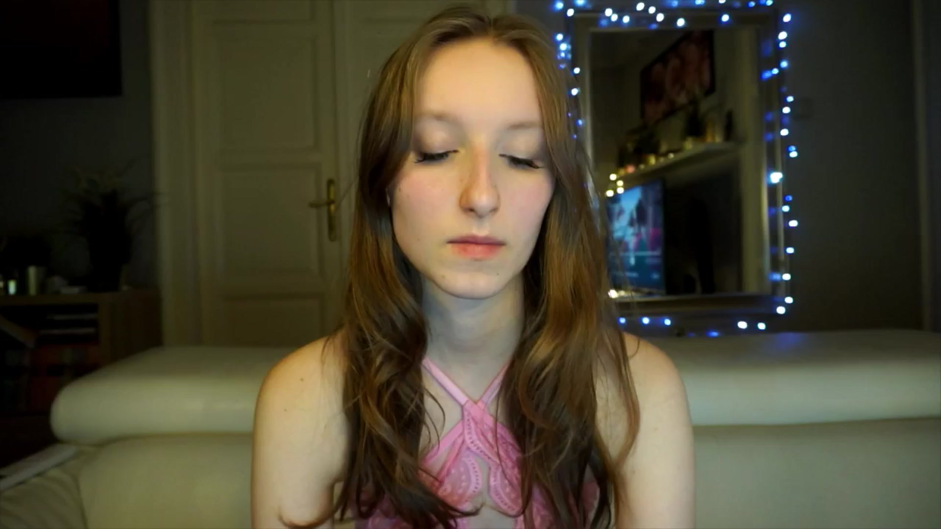 Gallery image thumbnail from Sw33t_g1rl's myfreecams stream on, 02/11/2026, 21:13 image 13 of 20