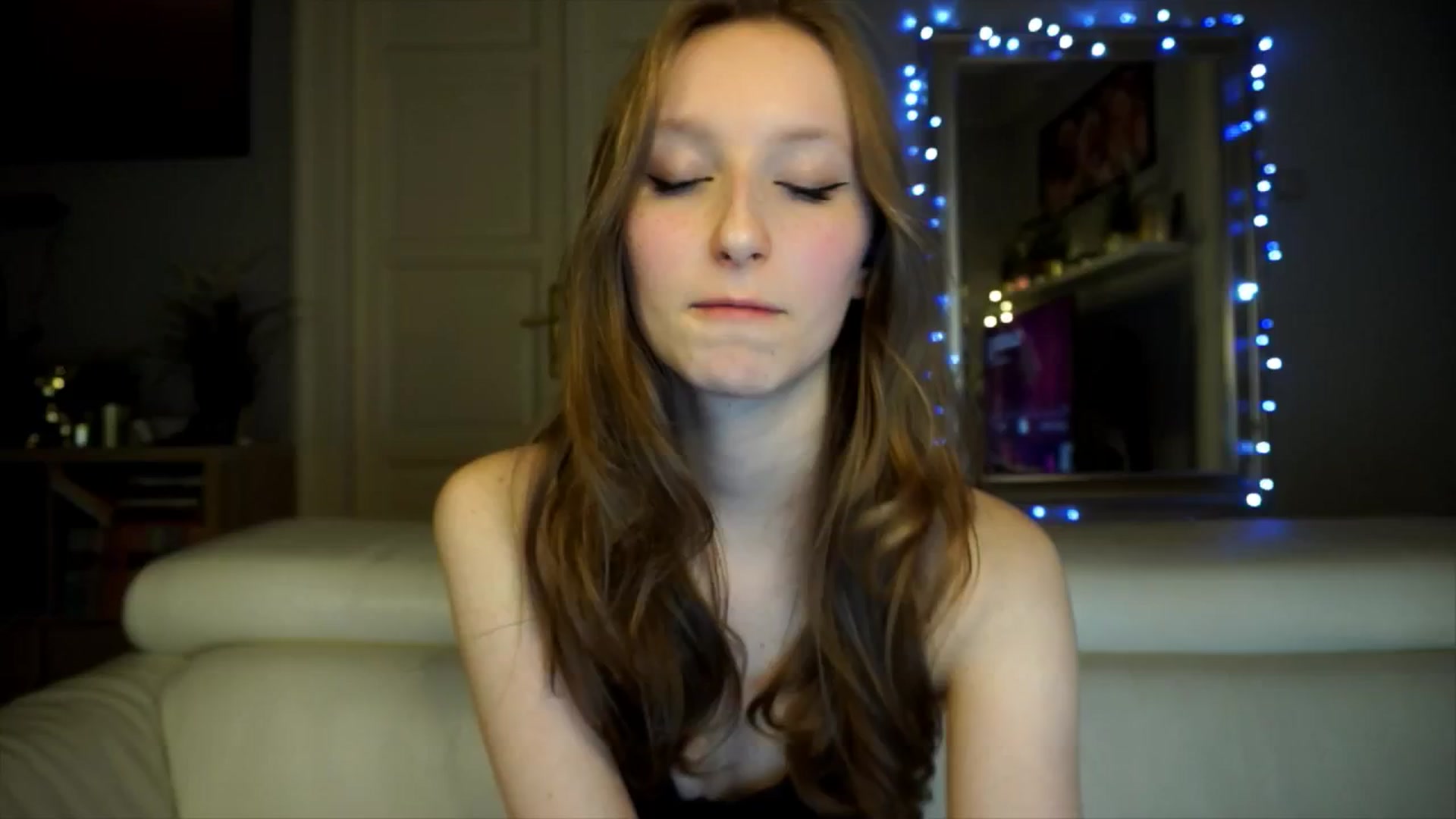 Gallery image thumbnail from Sw33t_g1rl's myfreecams stream on, 02/12/2026, 18:46 image 17 of 20