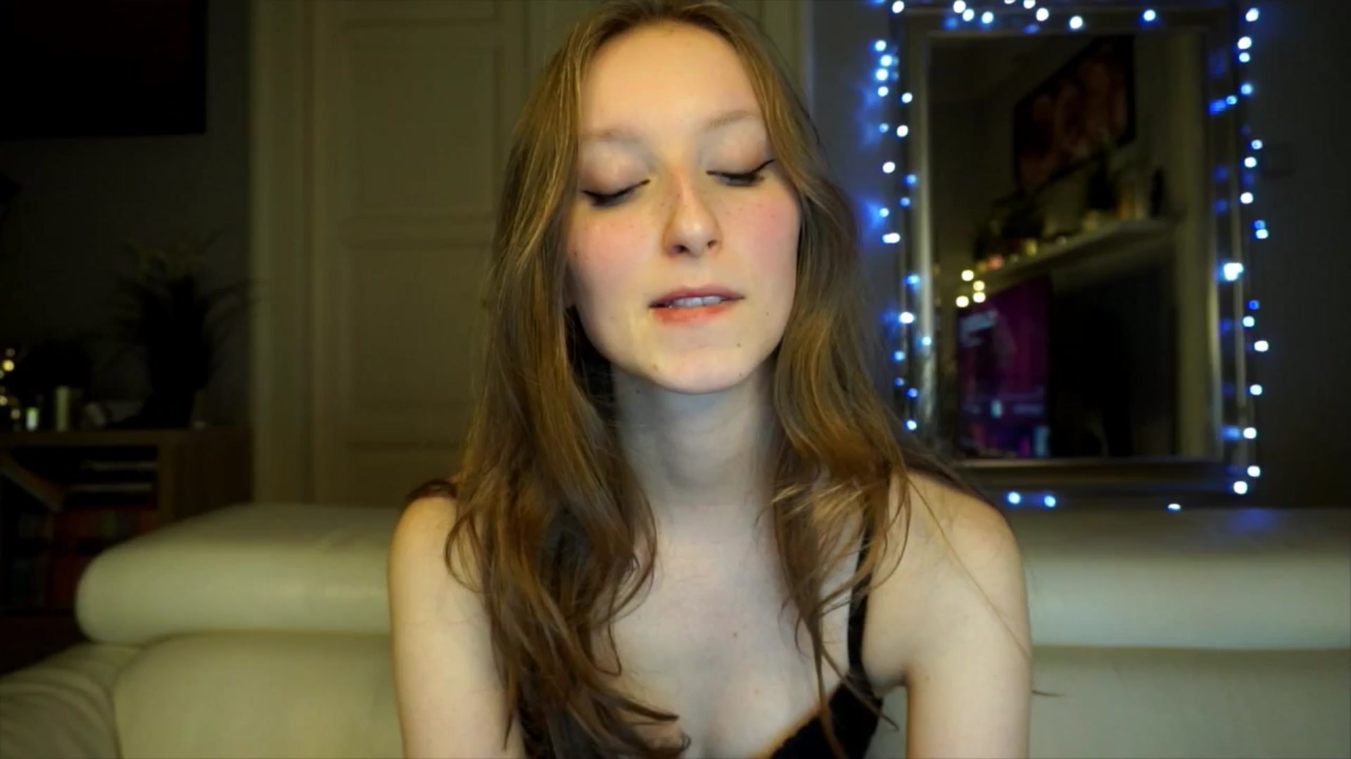 Gallery image thumbnail from Sw33t_g1rl's myfreecams stream on, 02/12/2026, 18:46 image 11 of 20