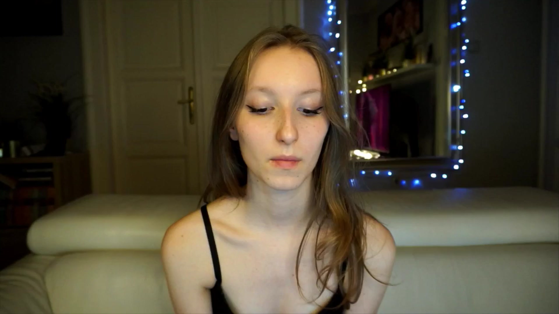 Gallery image thumbnail from Sw33t_g1rl's myfreecams stream on, 02/12/2026, 21:30 image 14 of 20