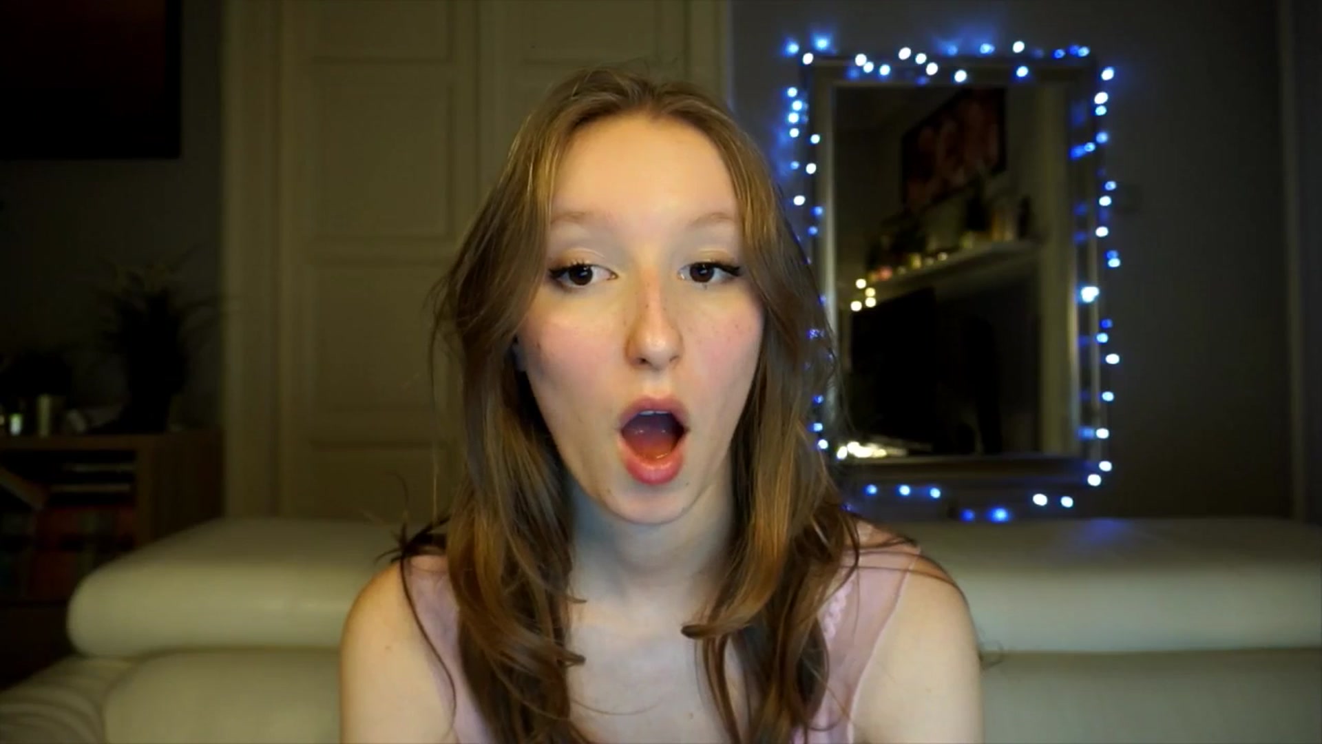 Gallery image thumbnail from Sw33t_g1rl's myfreecams stream on, 02/13/2026, 18:14 image 11 of 20