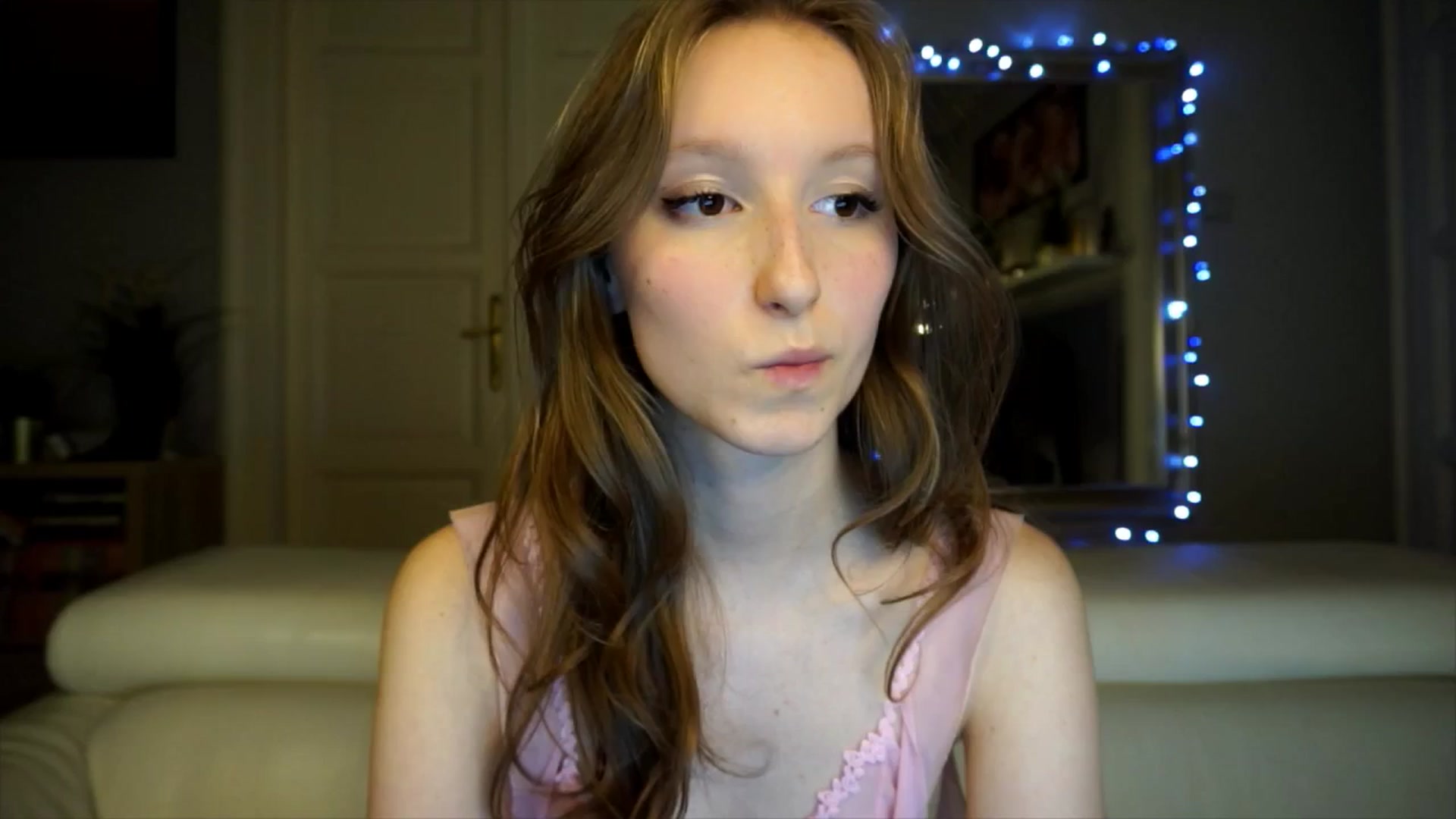 Gallery image thumbnail from Sw33t_g1rl's myfreecams stream on, 02/13/2026, 18:31 image 1 of 20