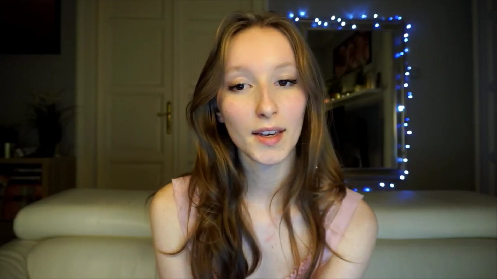 Gallery image thumbnail from Sw33t_g1rl's myfreecams stream on, 02/13/2026, 18:31 image 14 of 20