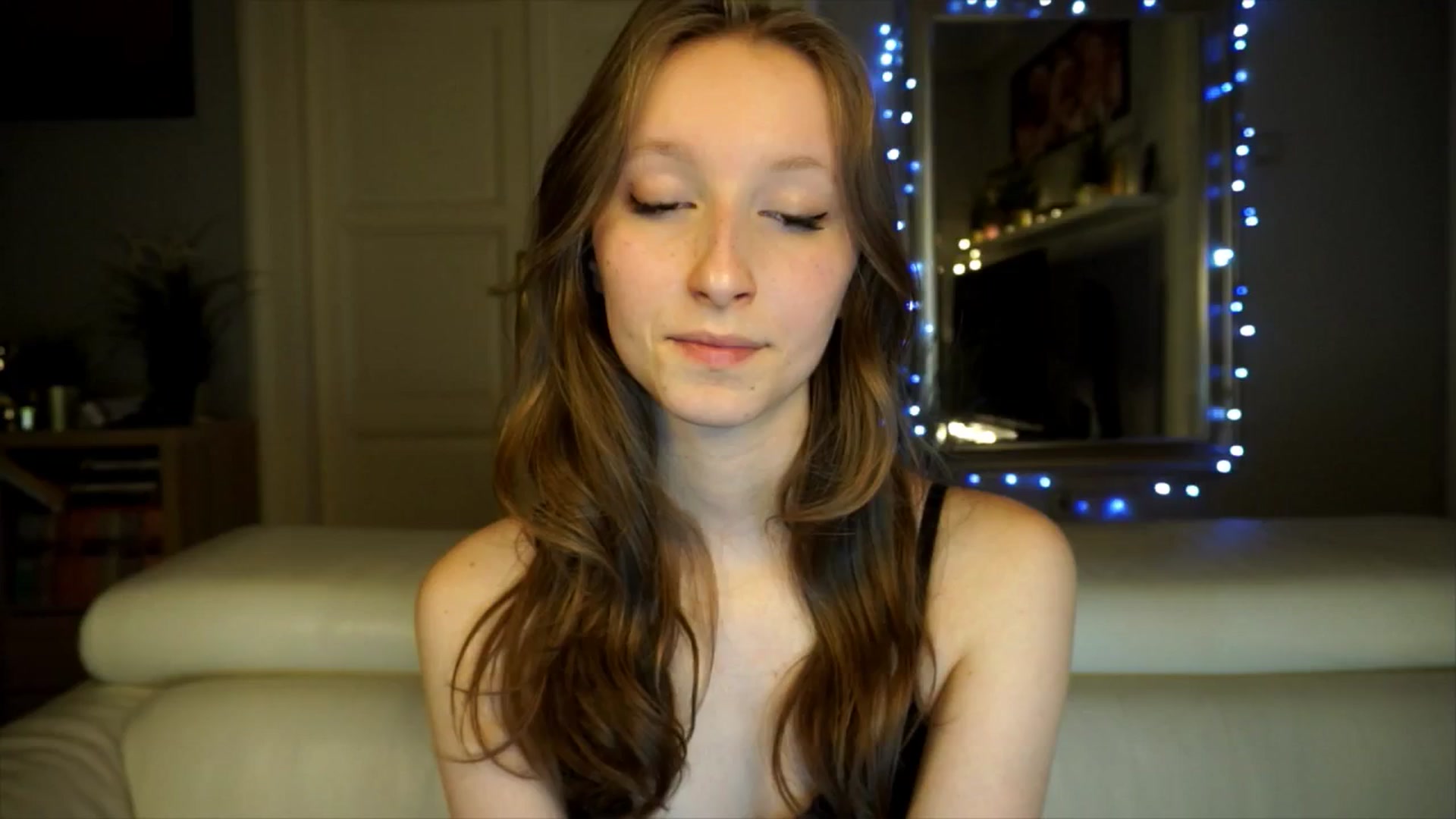 Gallery image thumbnail from Sw33t_g1rl's myfreecams stream on, 02/13/2026, 19:11 image 18 of 20