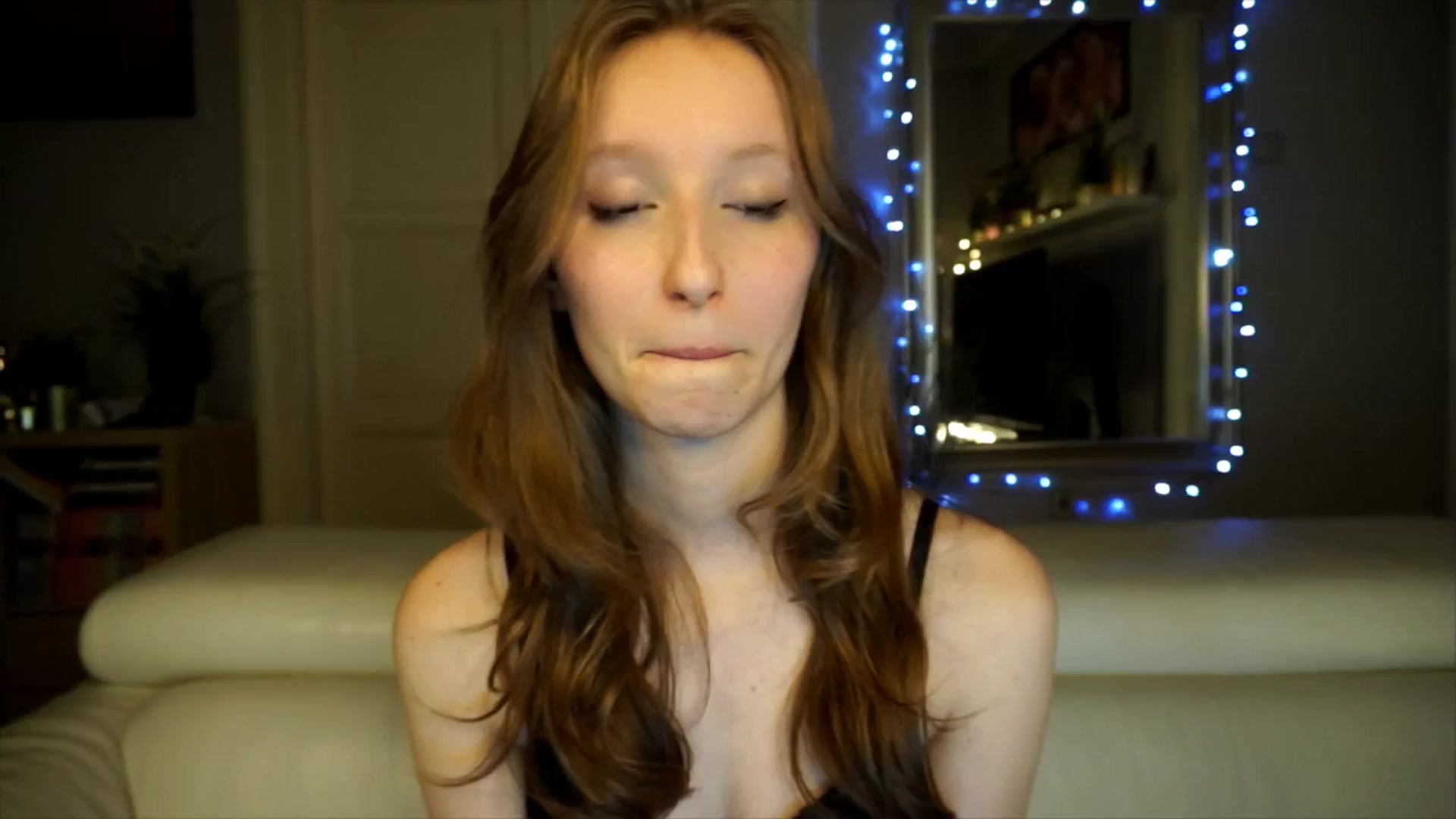 Gallery image thumbnail from Sw33t_g1rl's myfreecams stream on, 02/13/2026, 19:11 image 14 of 20