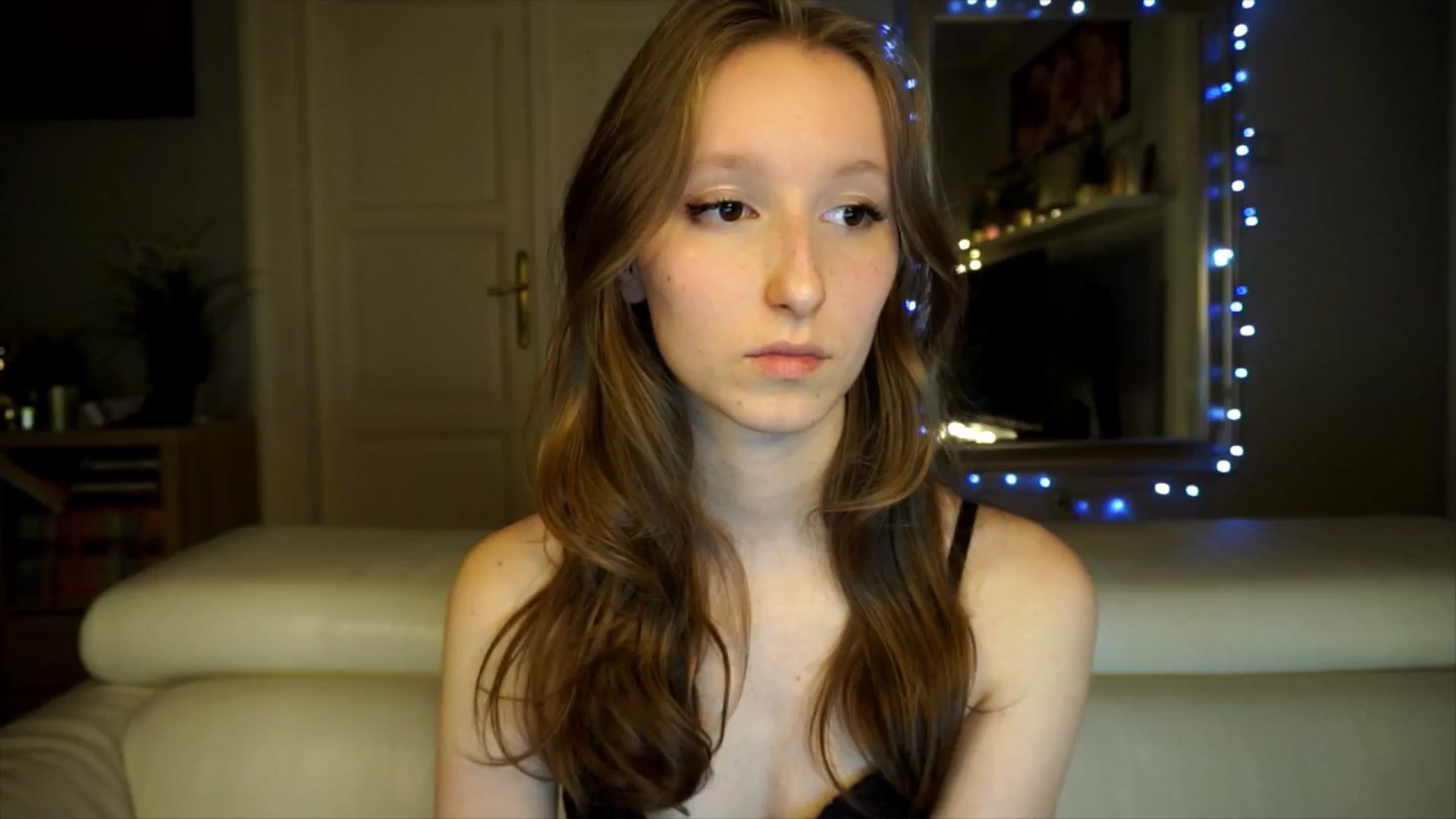 Gallery image thumbnail from Sw33t_g1rl's myfreecams stream on, 02/13/2026, 19:11 image 19 of 20