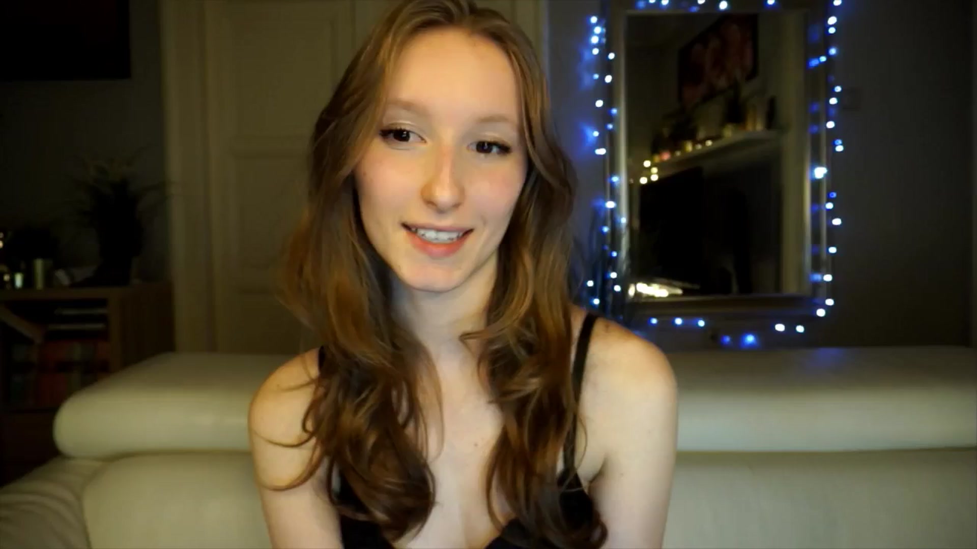 Gallery image thumbnail from Sw33t_g1rl's myfreecams stream on, 02/13/2026, 19:11 image 16 of 20