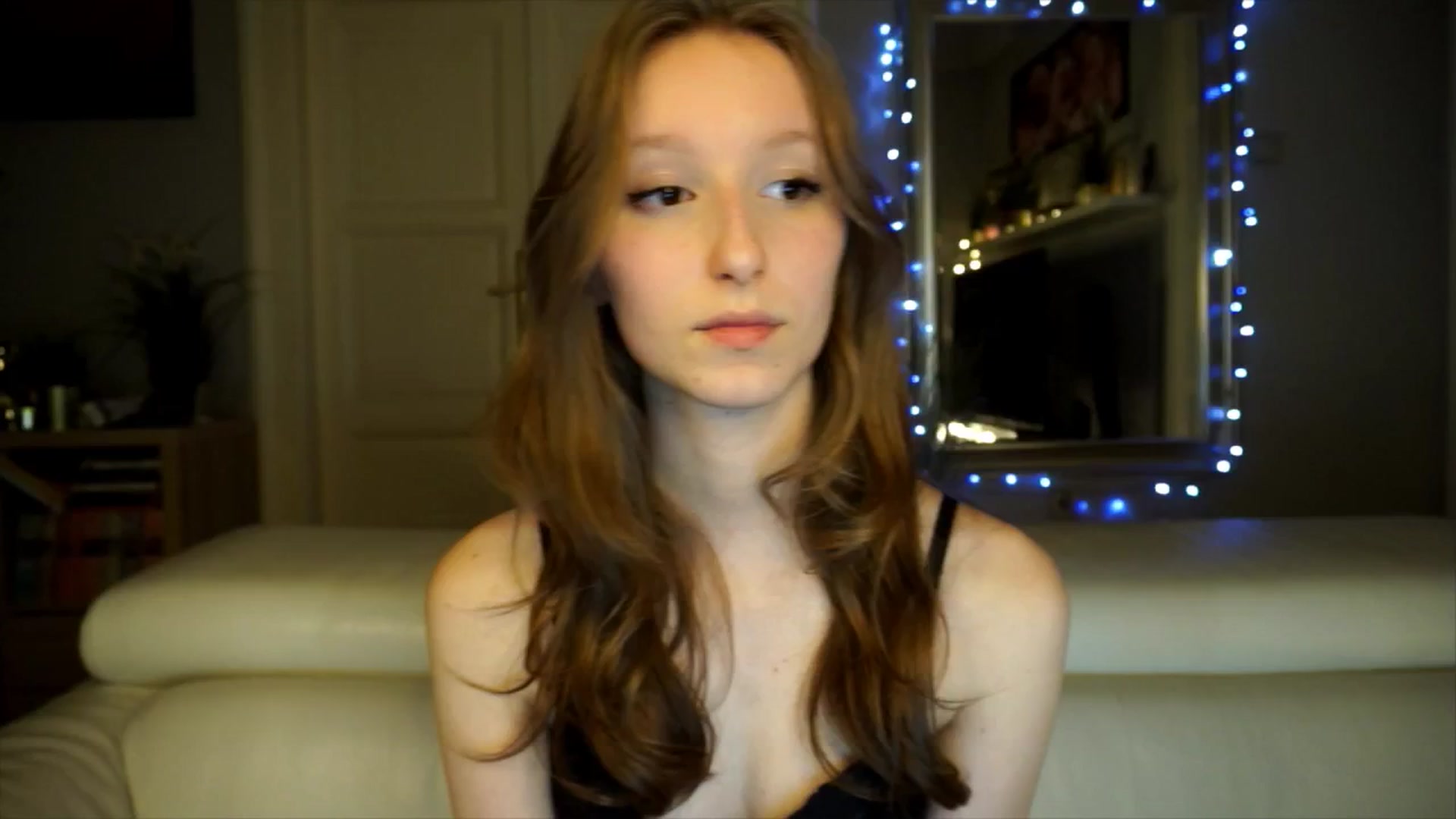 Gallery image thumbnail from Sw33t_g1rl's myfreecams stream on, 02/13/2026, 19:11 image 17 of 20