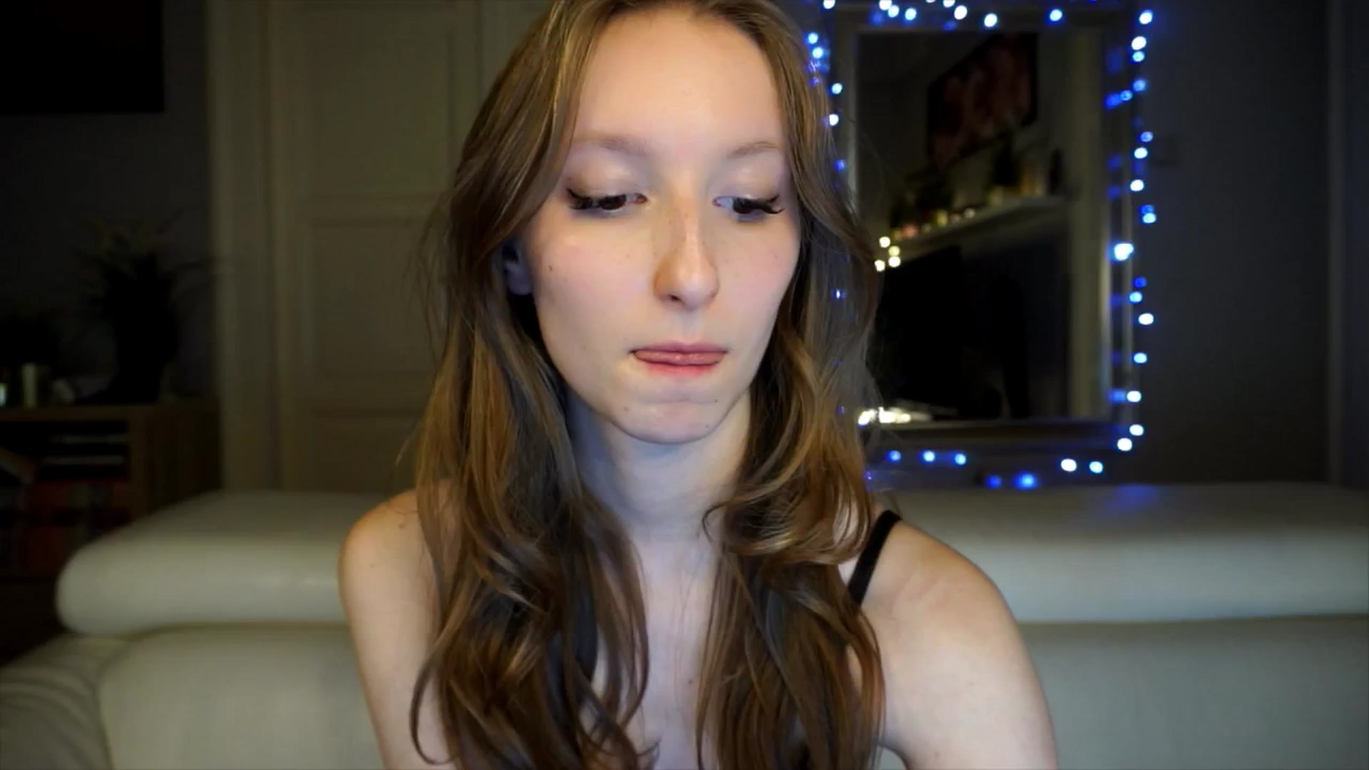 Gallery image thumbnail from Sw33t_g1rl's myfreecams stream on, 02/13/2026, 19:40 image 14 of 20