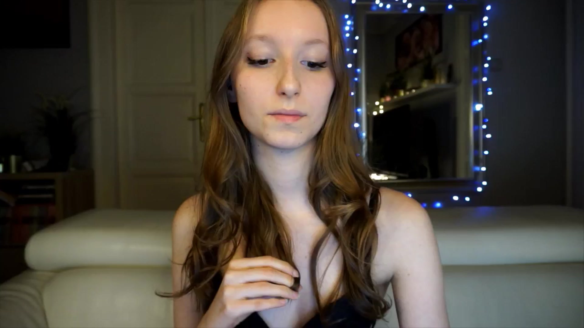 Gallery image thumbnail from Sw33t_g1rl's myfreecams stream on, 02/13/2026, 19:40 image 17 of 20