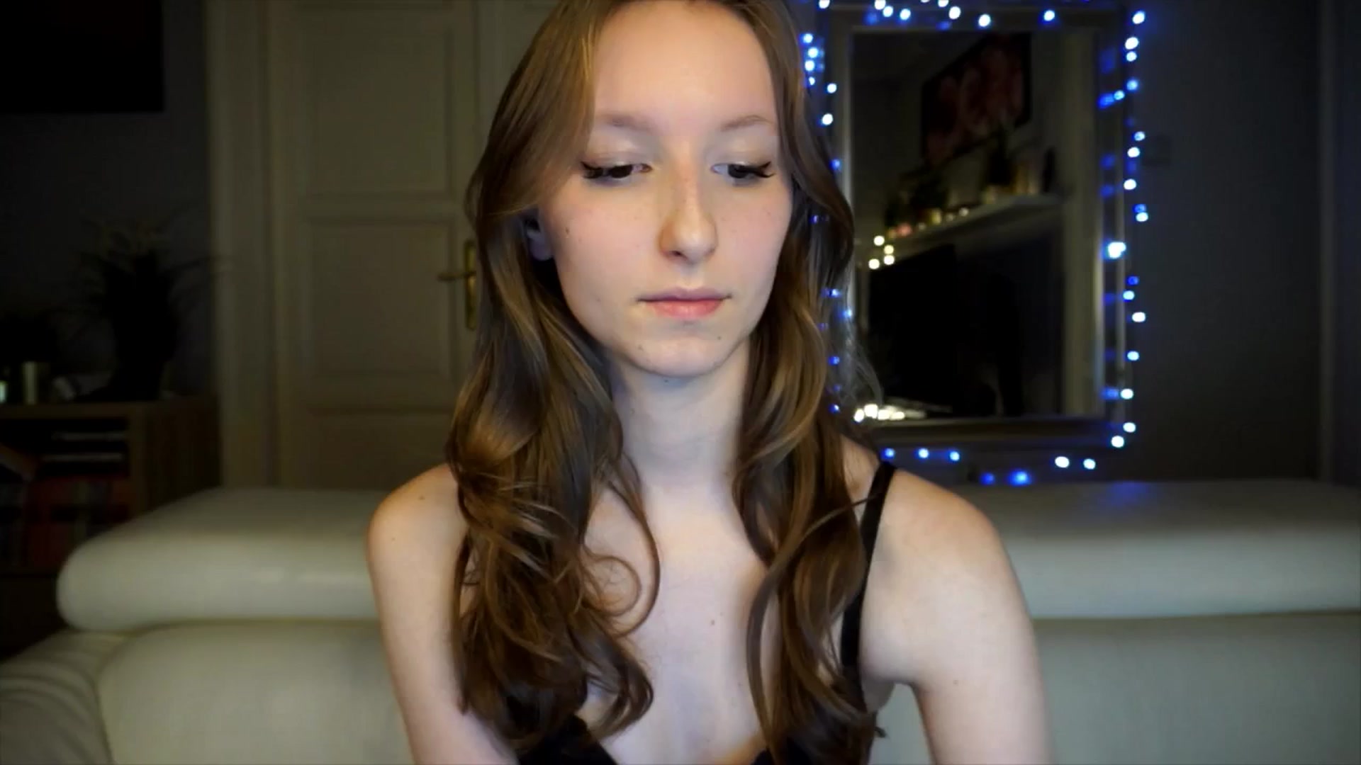 Gallery image thumbnail from Sw33t_g1rl's myfreecams stream on, 02/13/2026, 19:40 image 18 of 20