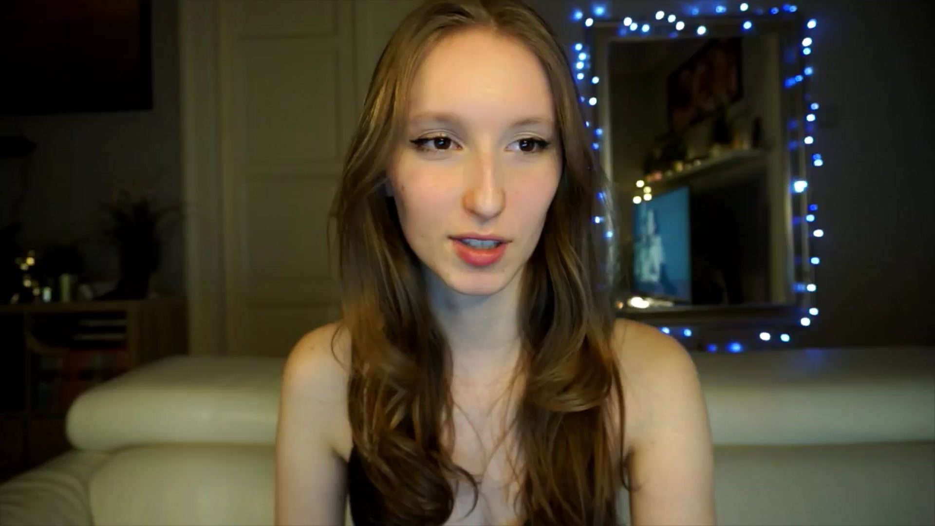 Gallery image thumbnail from Sw33t_g1rl's myfreecams stream on, 02/14/2026, 21:06 image 16 of 20