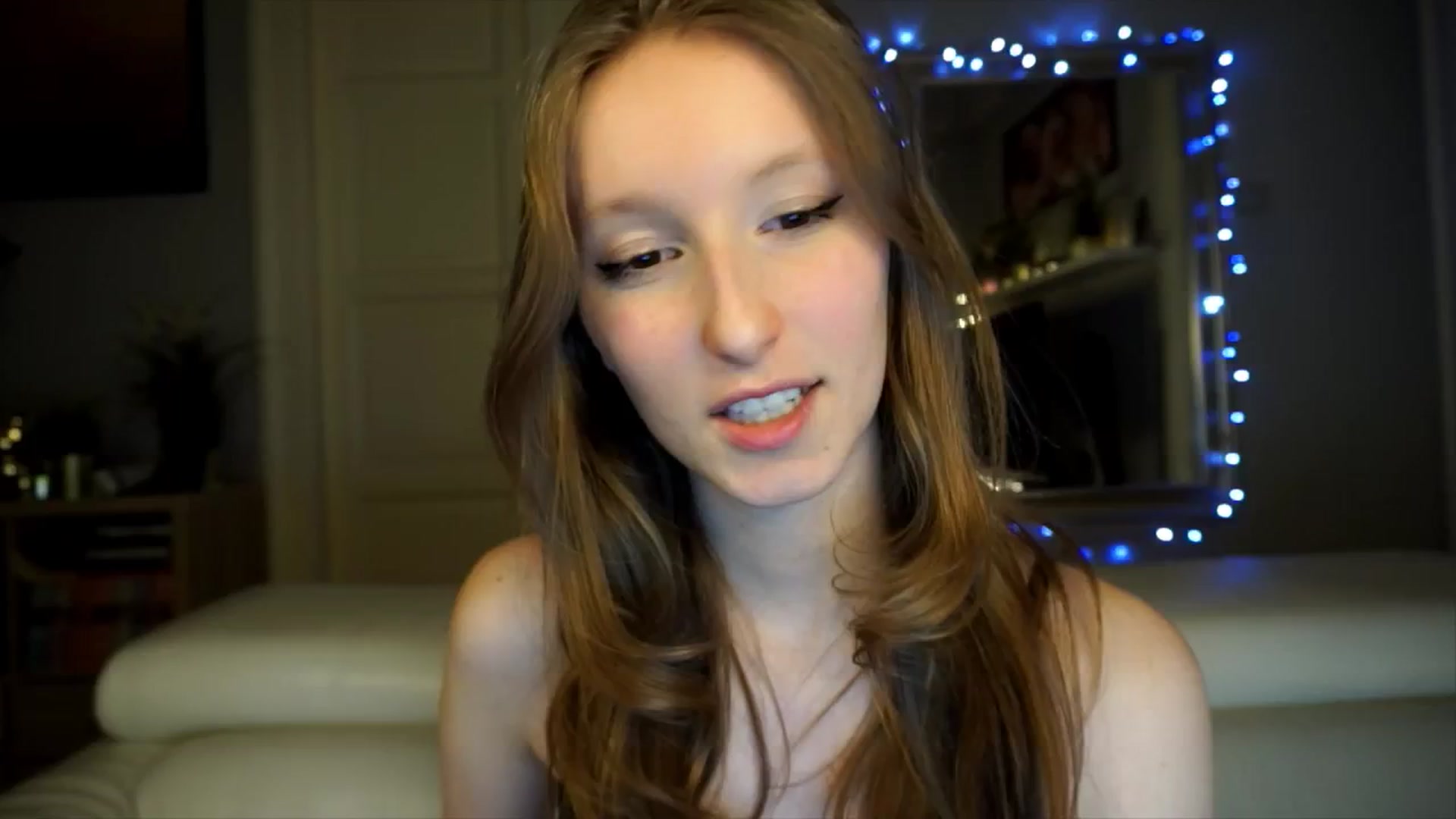 Gallery image thumbnail from Sw33t_g1rl's myfreecams stream on, 02/14/2026, 21:06 image 5 of 20