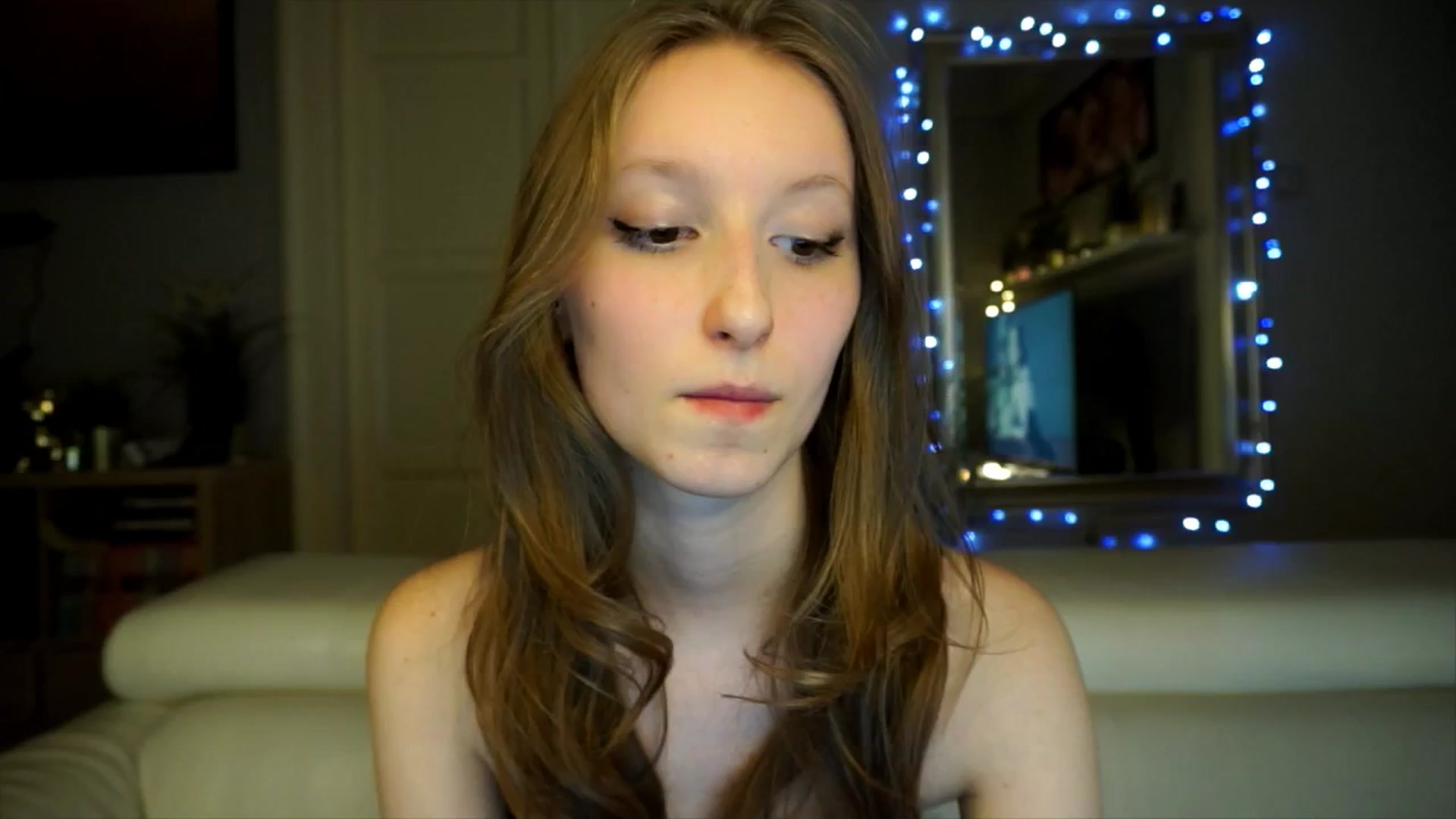 Gallery image thumbnail from Sw33t_g1rl's myfreecams stream on, 02/14/2026, 21:06 image 18 of 20