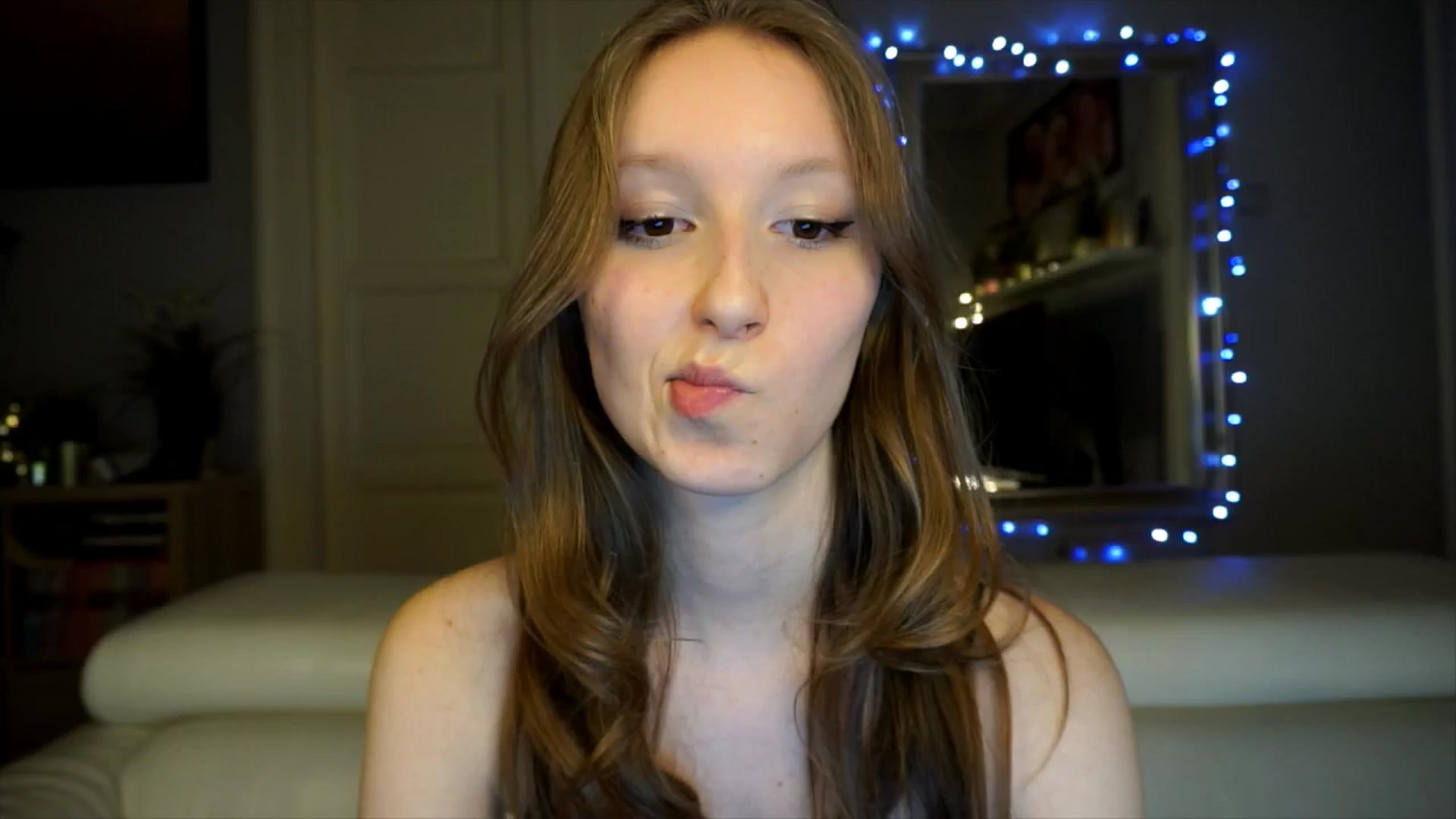 Gallery image thumbnail from Sw33t_g1rl's myfreecams stream on, 02/14/2026, 21:06 image 8 of 20