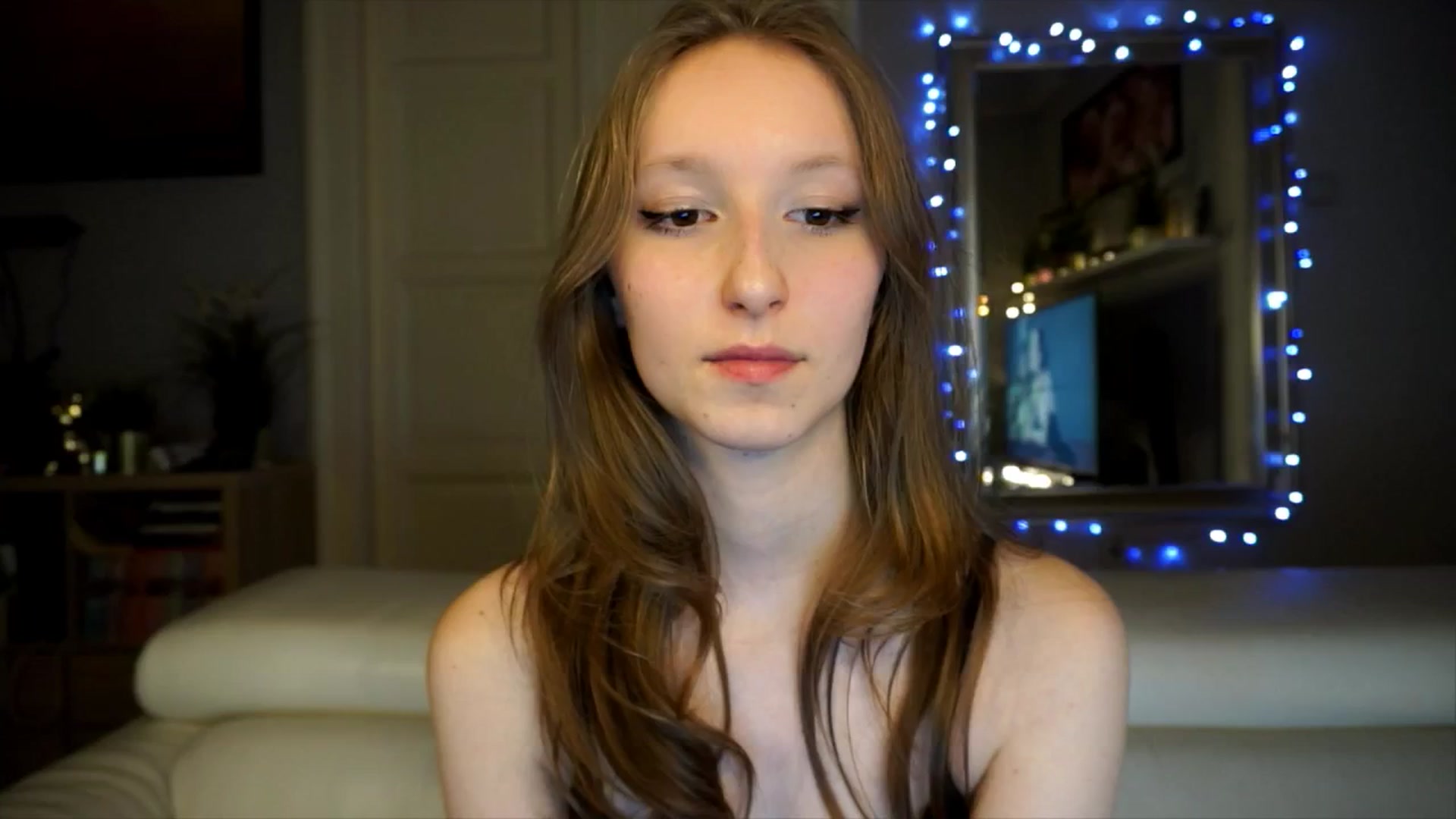 Gallery image thumbnail from Sw33t_g1rl's myfreecams stream on, 02/14/2026, 21:06 image 13 of 20