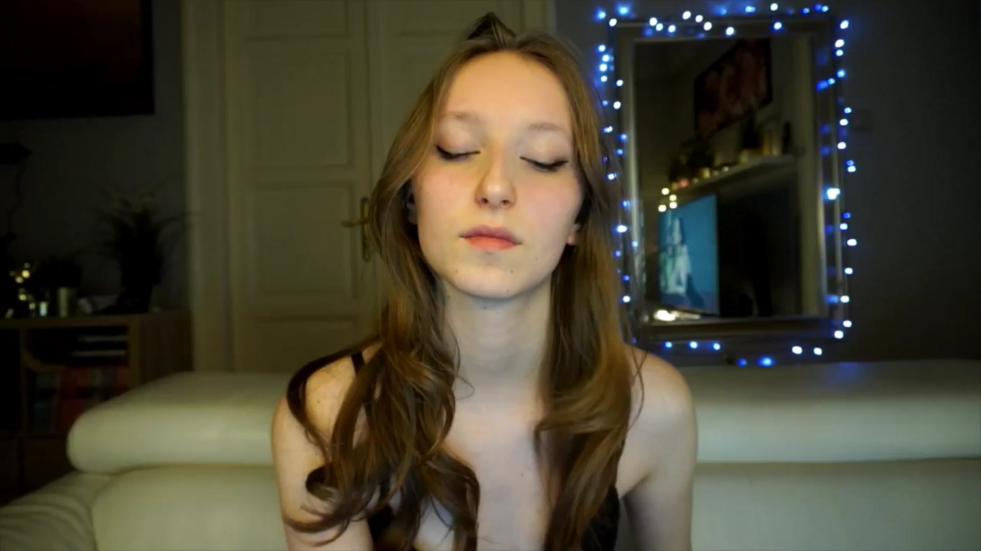 Gallery image thumbnail from Sw33t_g1rl's myfreecams stream on, 02/14/2026, 21:06 image 20 of 20