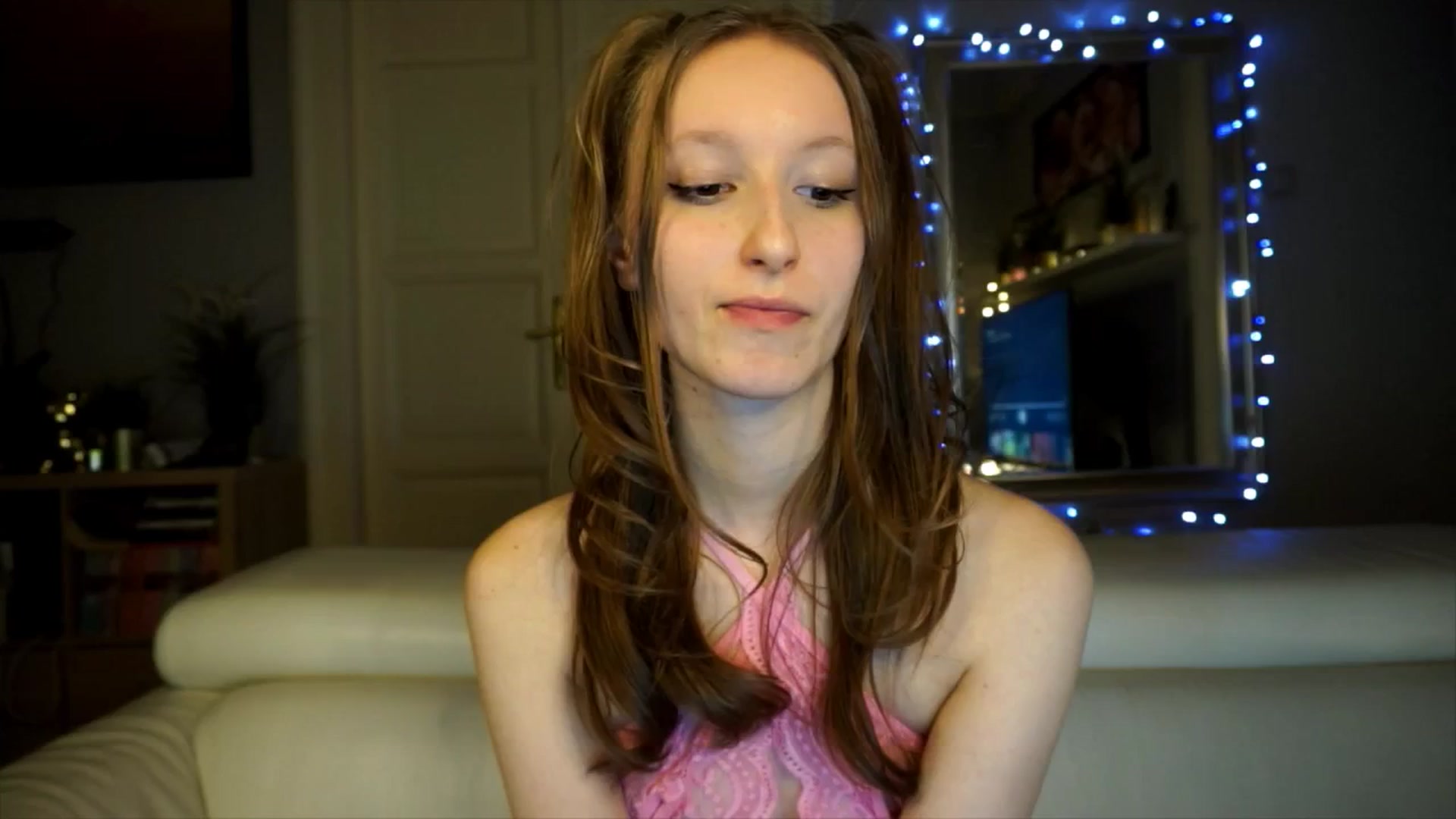 Gallery image thumbnail from Sw33t_g1rl's myfreecams stream on, 02/15/2026, 18:29 image 5 of 20