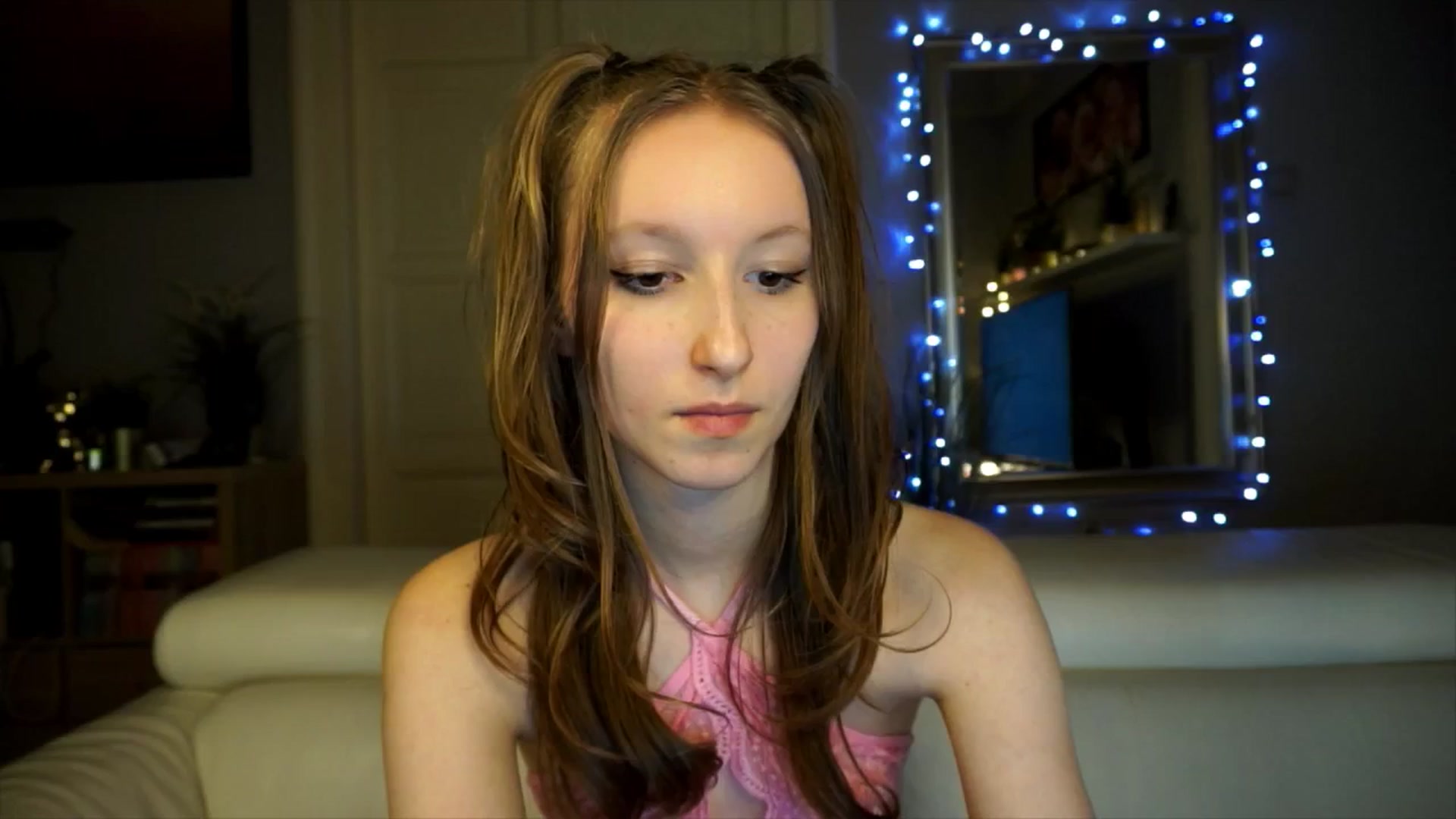 Gallery image thumbnail from Sw33t_g1rl's myfreecams stream on, 02/15/2026, 18:29 image 1 of 20