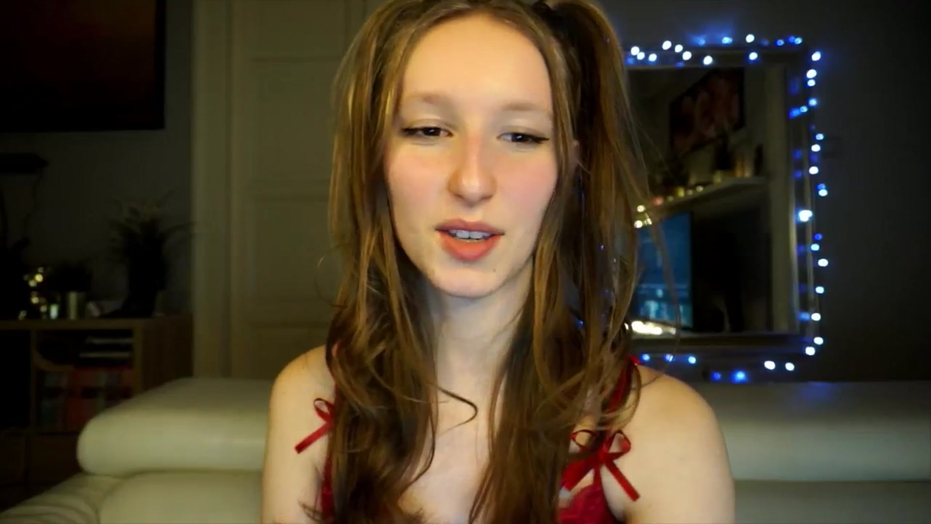 Gallery image thumbnail from Sw33t_g1rl's myfreecams stream on, 02/15/2026, 20:47 image 9 of 20