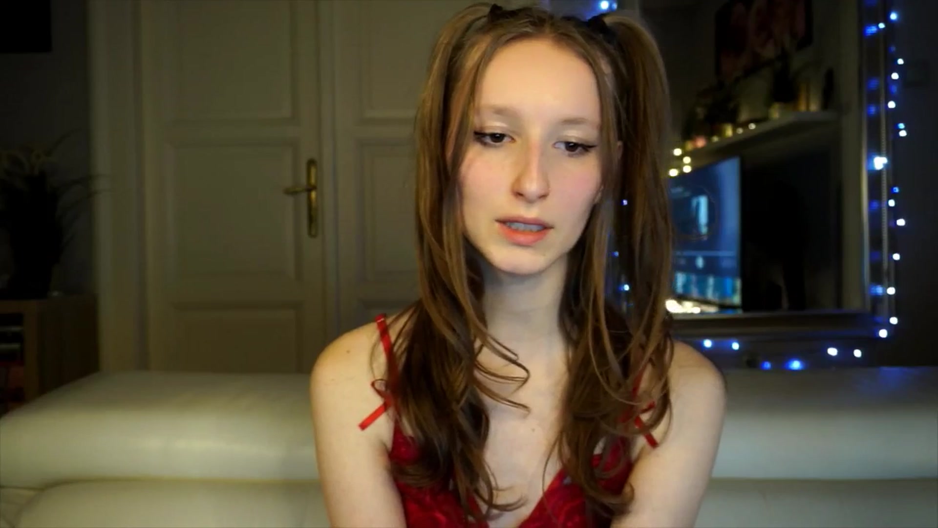 Gallery image thumbnail from Sw33t_g1rl's myfreecams stream on, 02/15/2026, 20:47 image 18 of 20