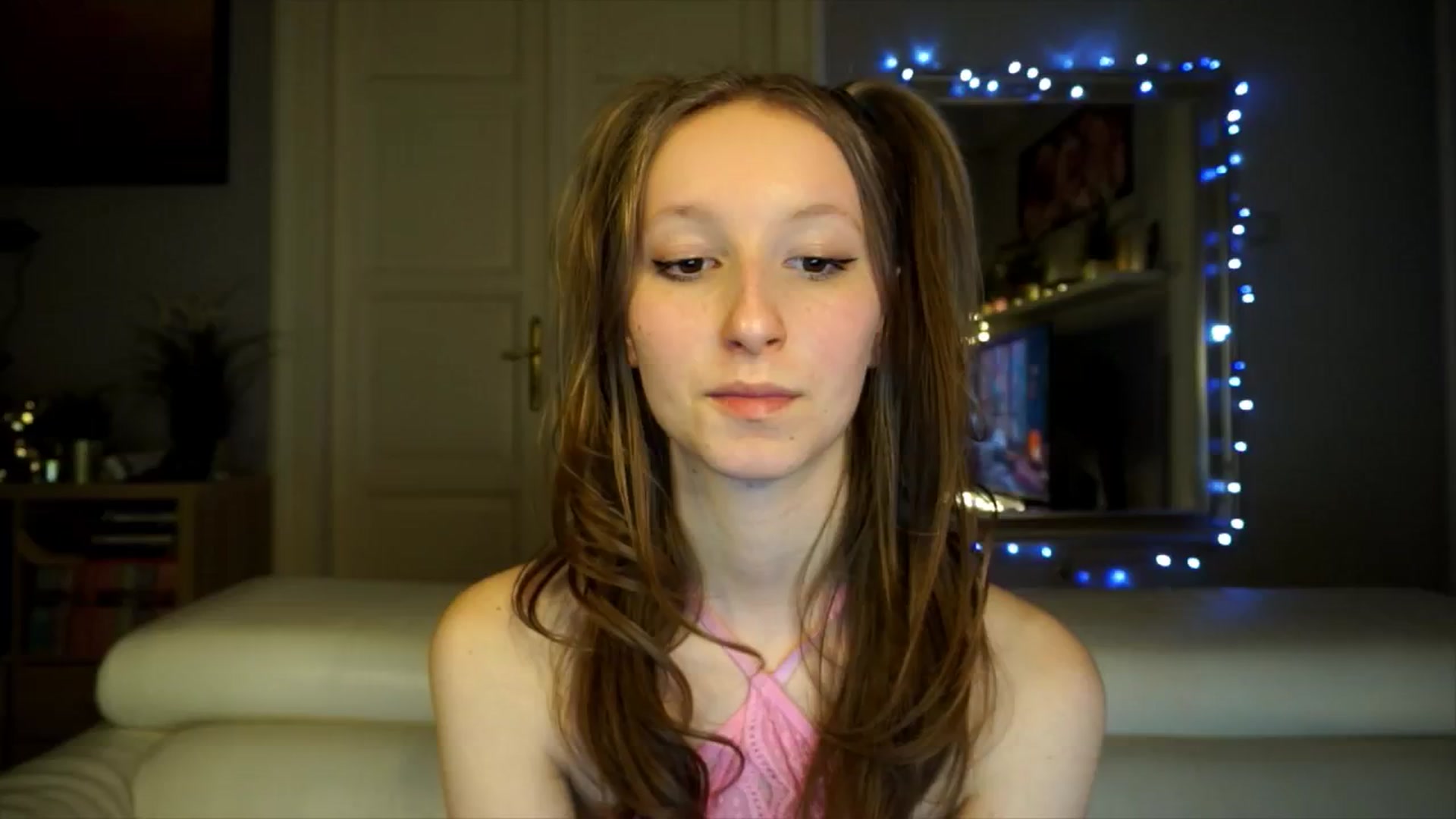 Gallery image thumbnail from Sw33t_g1rl's myfreecams stream on, 02/15/2026, 20:47 image 1 of 20
