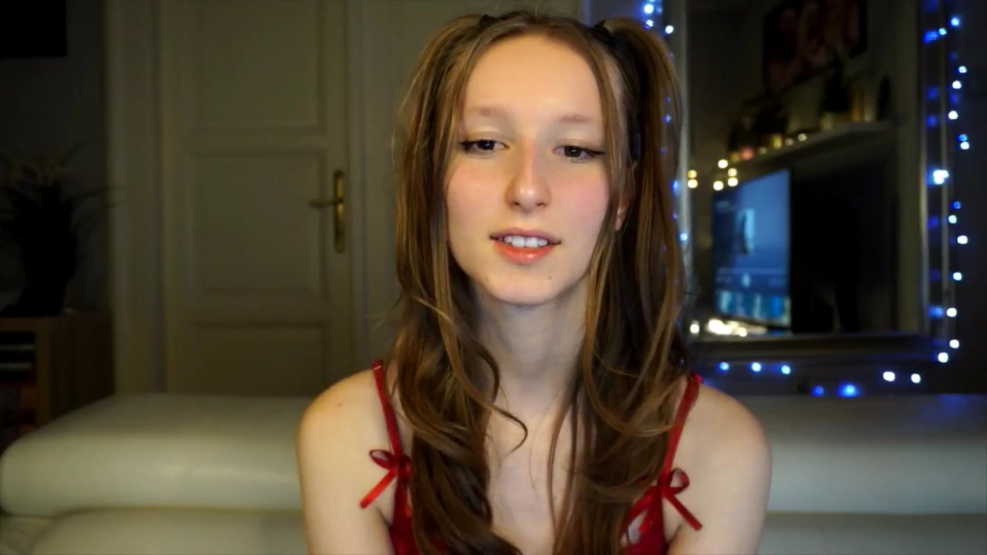 Gallery image thumbnail from Sw33t_g1rl's myfreecams stream on, 02/15/2026, 20:47 image 13 of 20