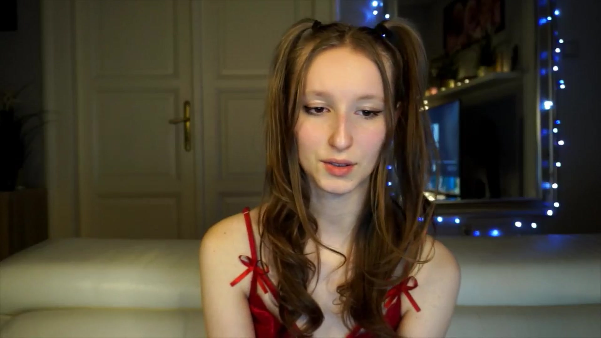 Gallery image thumbnail from Sw33t_g1rl's myfreecams stream on, 02/15/2026, 20:47 image 16 of 20