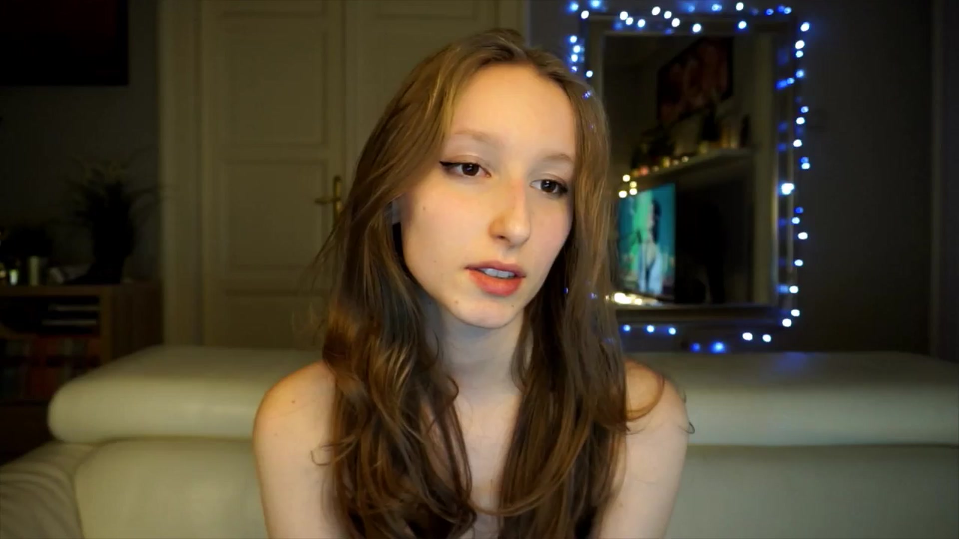 Gallery image thumbnail from Sw33t_g1rl's myfreecams stream on, 02/16/2026, 18:23 image 14 of 20