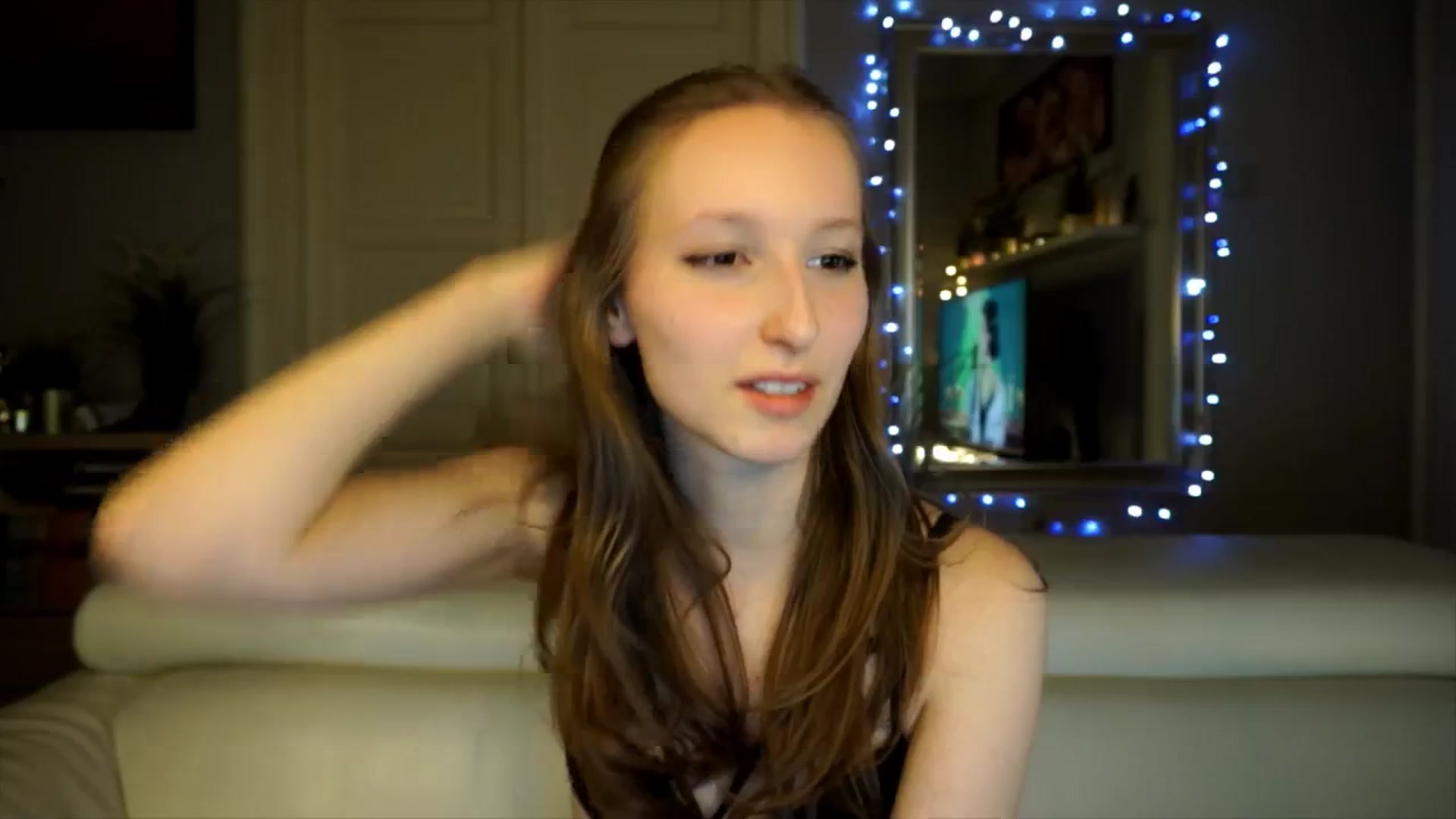 Gallery image thumbnail from Sw33t_g1rl's myfreecams stream on, 02/16/2026, 18:23 image 13 of 20