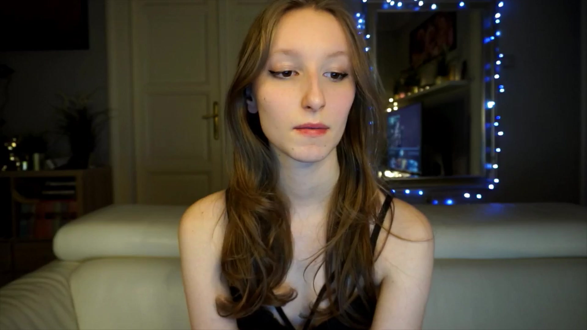 Gallery image thumbnail from Sw33t_g1rl's myfreecams stream on, 02/16/2026, 21:05 image 13 of 20