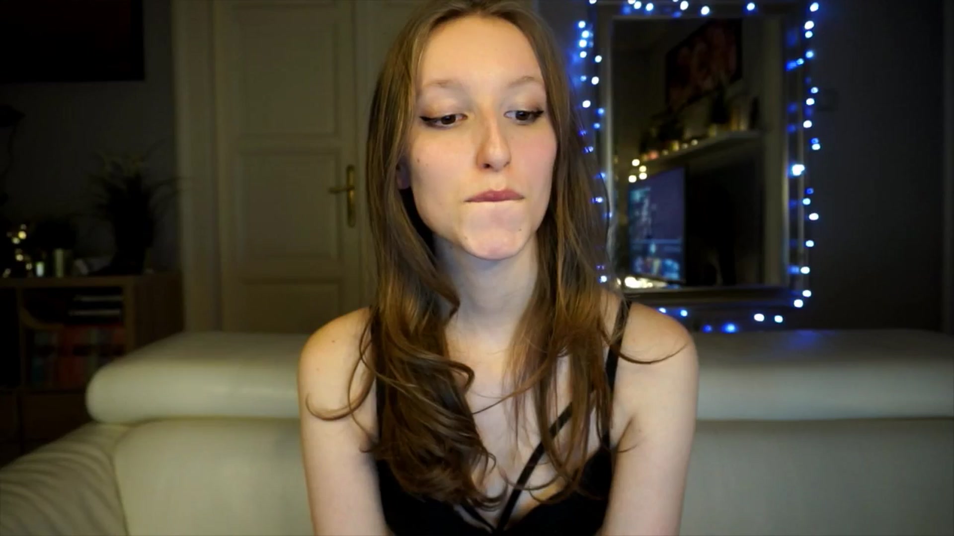 Gallery image thumbnail from Sw33t_g1rl's myfreecams stream on, 02/16/2026, 21:05 image 16 of 20
