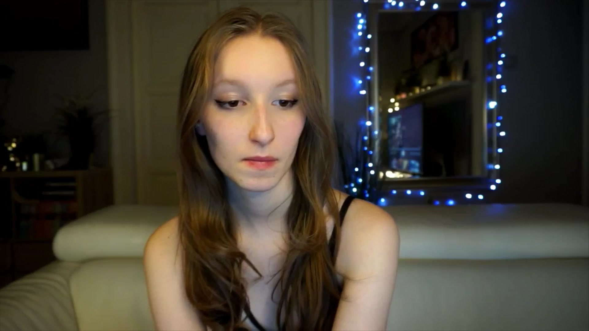 Gallery image thumbnail from Sw33t_g1rl's myfreecams stream on, 02/16/2026, 21:05 image 14 of 20