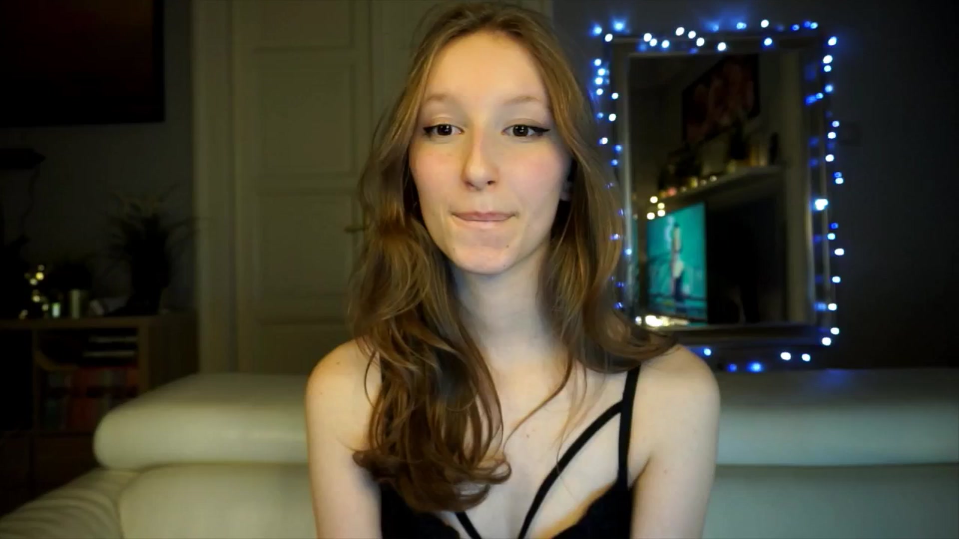 Gallery image thumbnail from Sw33t_g1rl's myfreecams stream on, 02/17/2026, 17:41 image 6 of 20