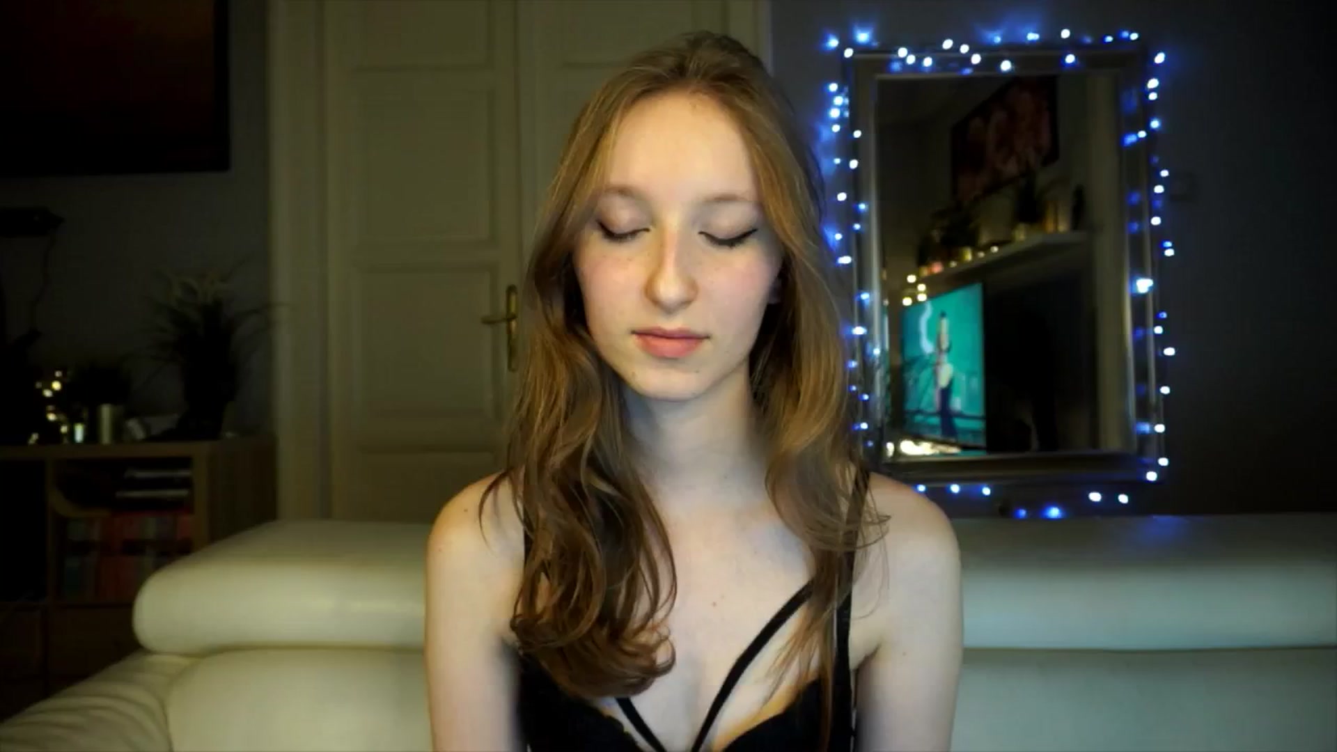 Gallery image thumbnail from Sw33t_g1rl's myfreecams stream on, 02/17/2026, 17:41 image 17 of 20