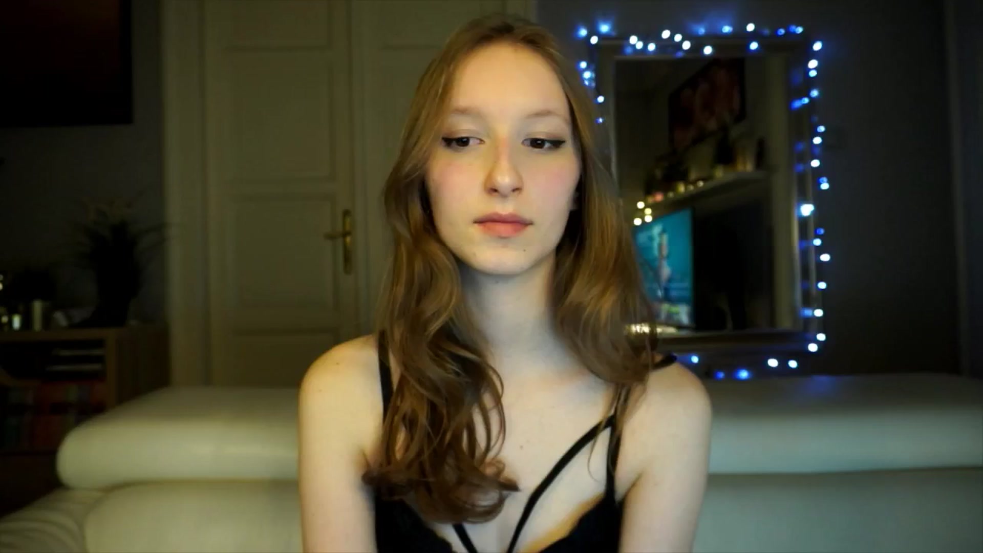 Gallery image thumbnail from Sw33t_g1rl's myfreecams stream on, 02/17/2026, 17:41 image 5 of 20