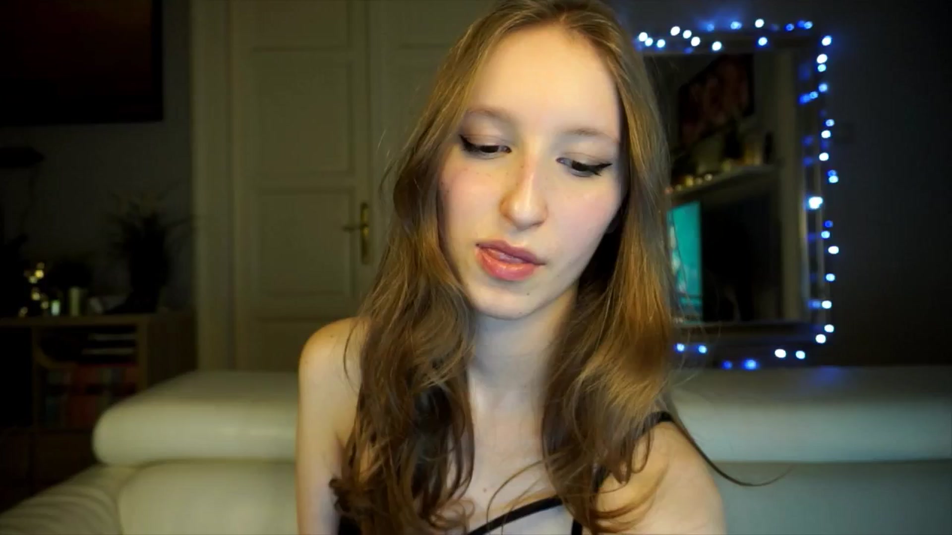 Gallery image thumbnail from Sw33t_g1rl's myfreecams stream on, 02/17/2026, 17:41 image 13 of 20
