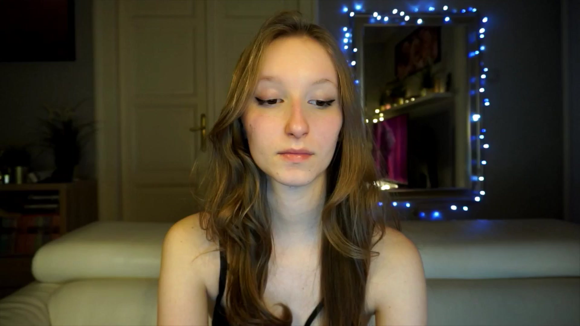 Gallery image thumbnail from Sw33t_g1rl's myfreecams stream on, 02/17/2026, 21:01 image 16 of 20