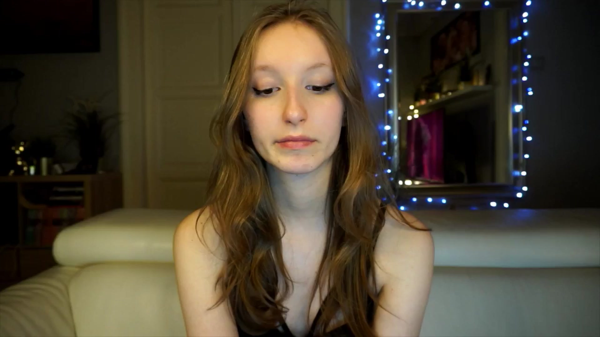 Gallery image thumbnail from Sw33t_g1rl's myfreecams stream on, 02/17/2026, 21:01 image 5 of 20