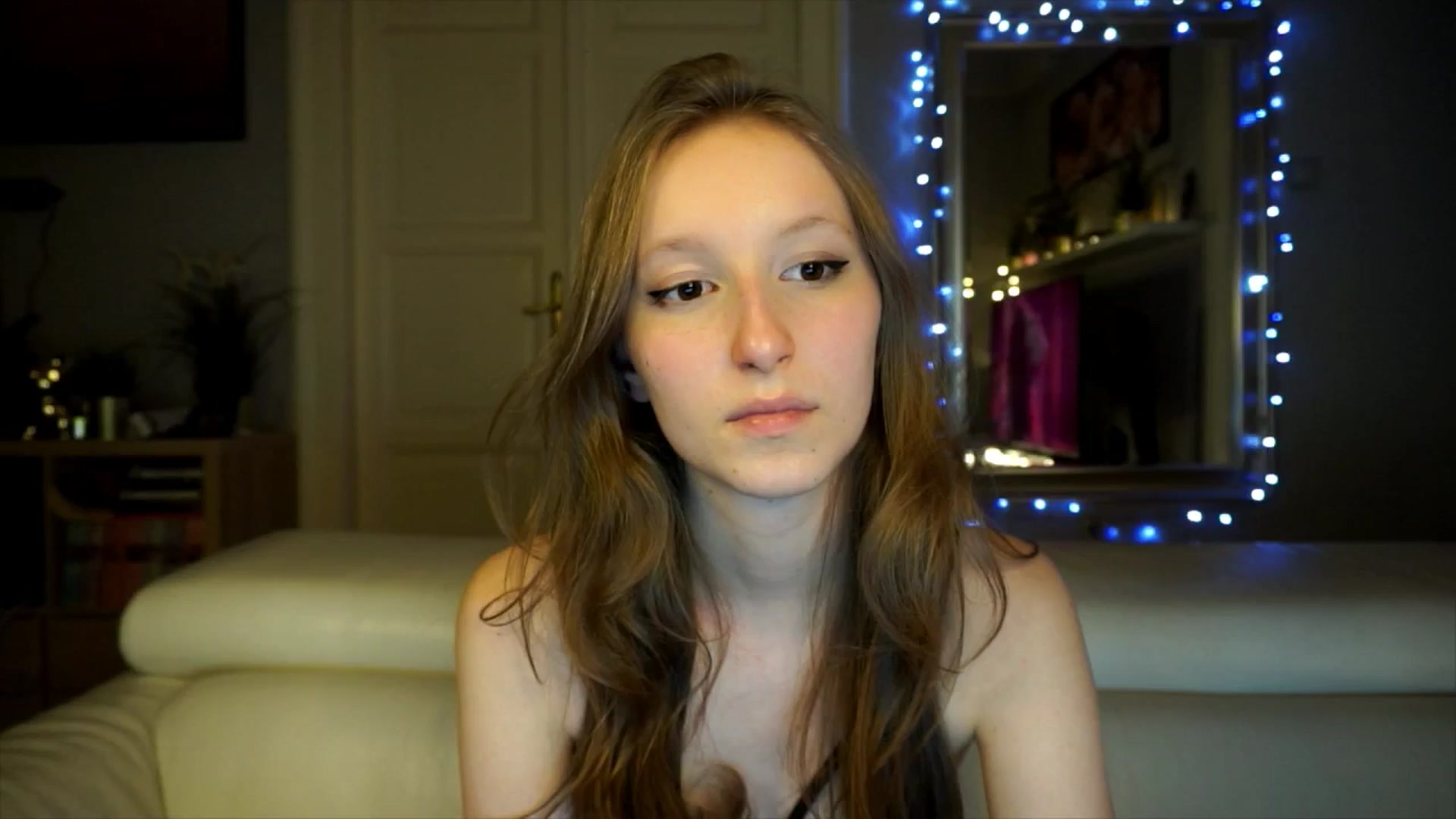 Gallery image thumbnail from Sw33t_g1rl's myfreecams stream on, 02/17/2026, 21:01 image 12 of 20