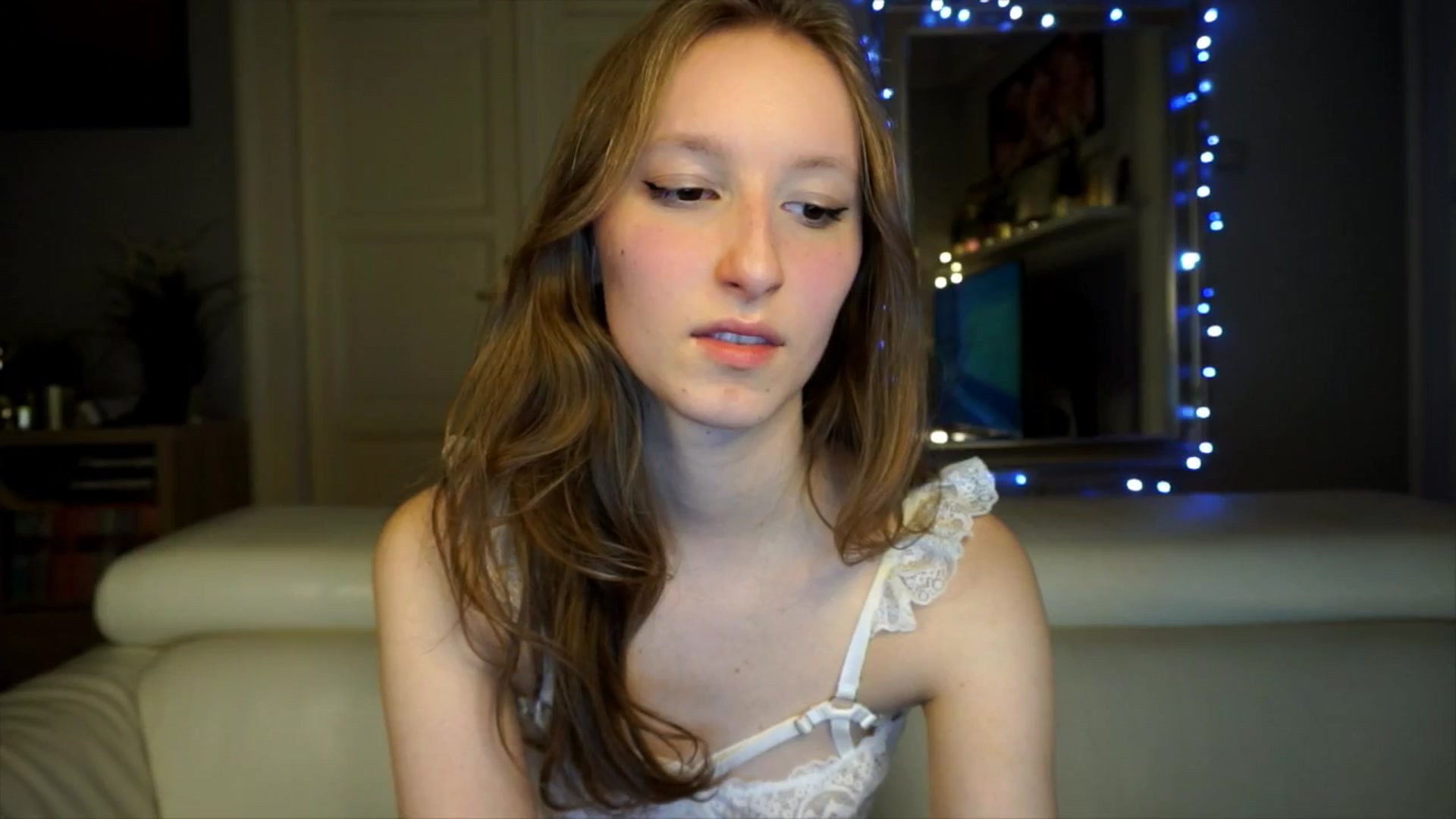 Gallery image thumbnail from Sw33t_g1rl's myfreecams stream on, 02/18/2026, 19:33 image 20 of 20