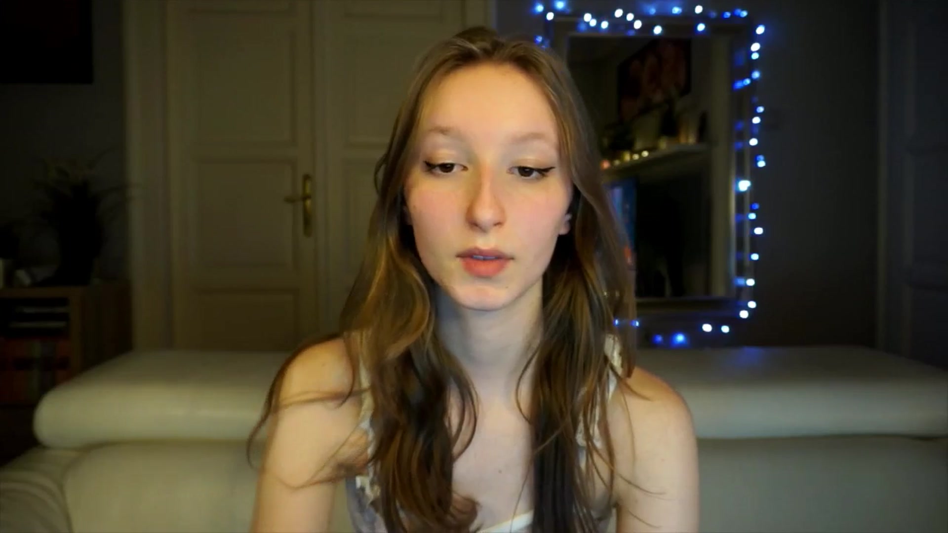 Gallery image thumbnail from Sw33t_g1rl's myfreecams stream on, 02/18/2026, 19:33 image 15 of 20